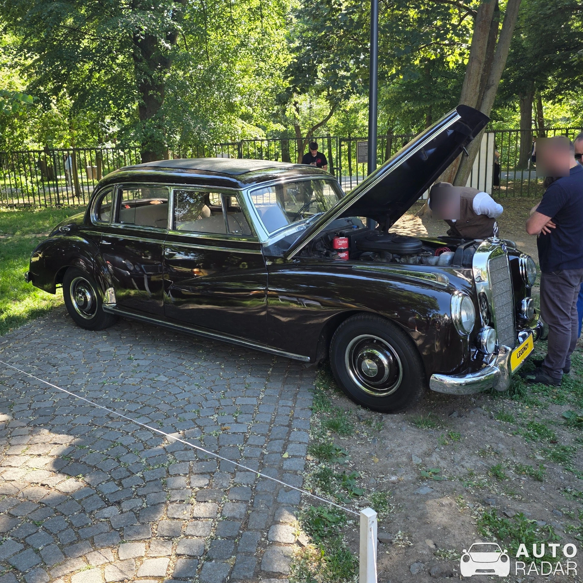Mercedes-Benz 300 Adenauer spotted in Praha