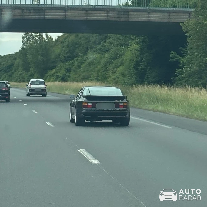 Porsche 944 Turbo spotted in Chantilly