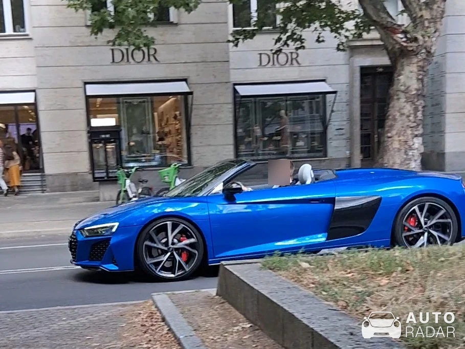 Audi R8 V10 Spyder spotted in Berlin