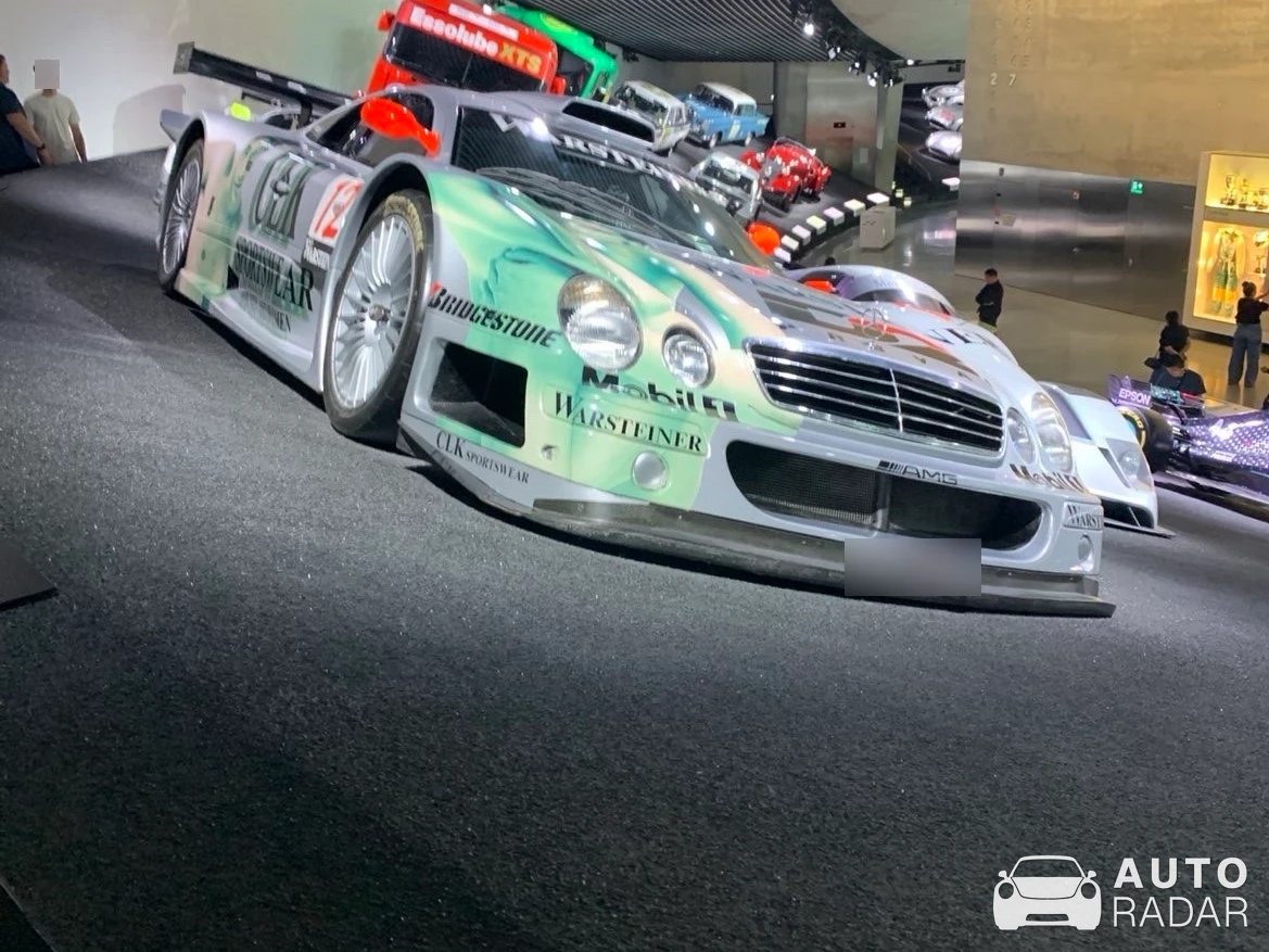 Mercedes-Benz CLK-GTR AMG spotted in Στουτγκάρδη