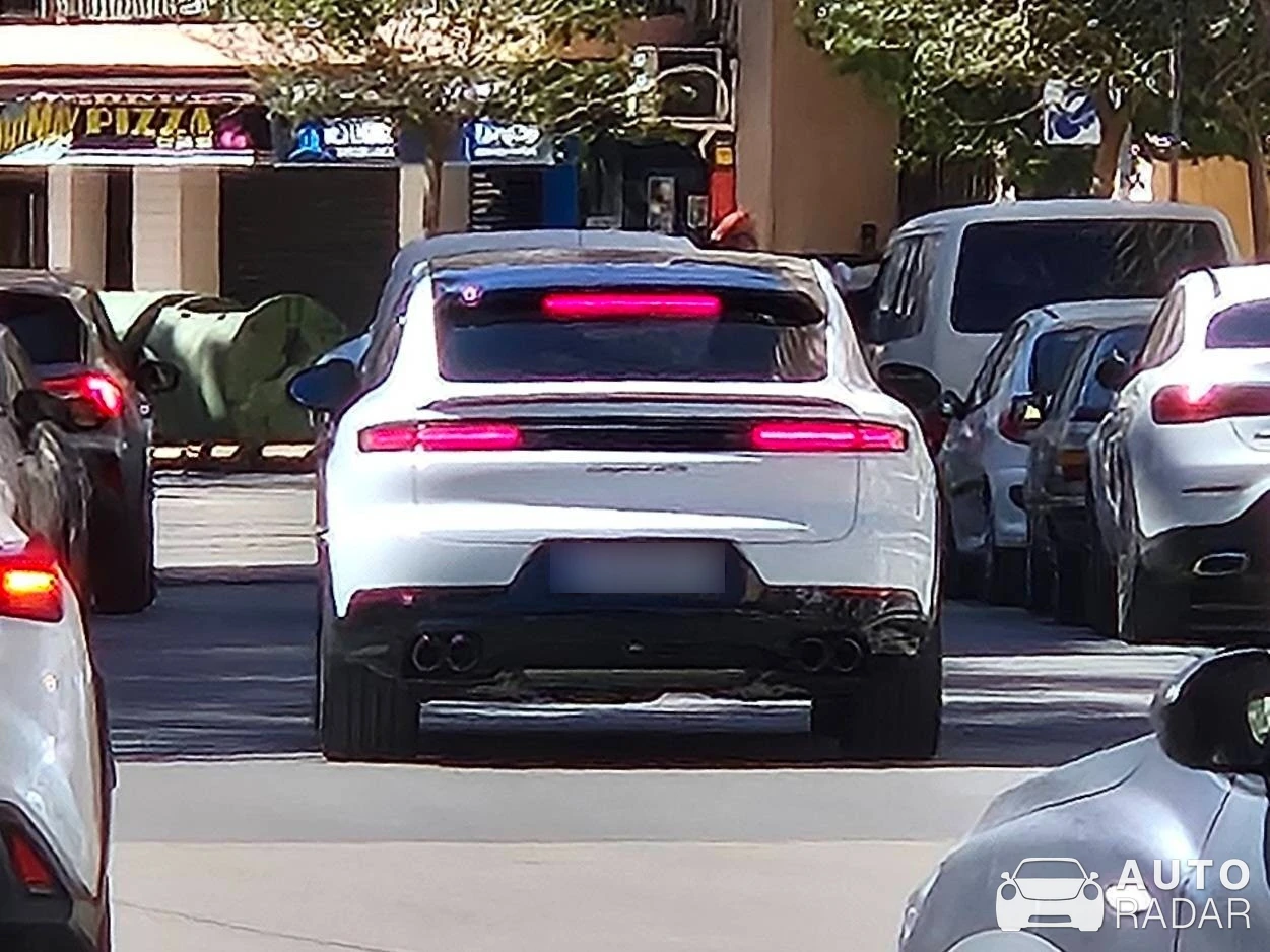 Porsche Cayenne Coupé GTS spotted in Cullera