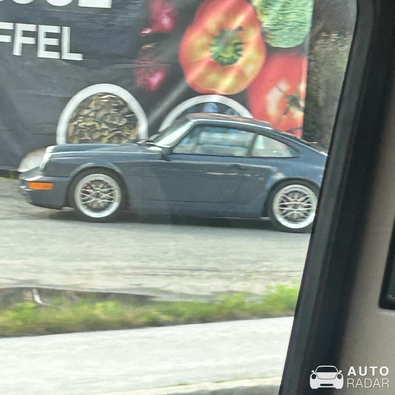 Porsche 964 Carrera spotted in Kitzbühel