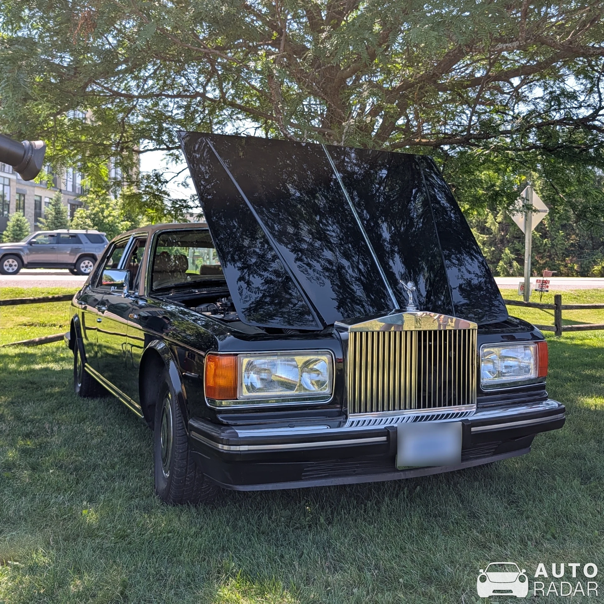 Rolls-Royce Silver Spur spotted in Nepean