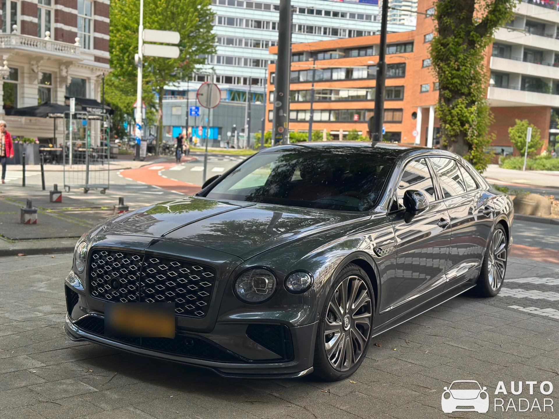 Bentley Flying Spur V8 2022 Mulliner spotted in Rotterdam