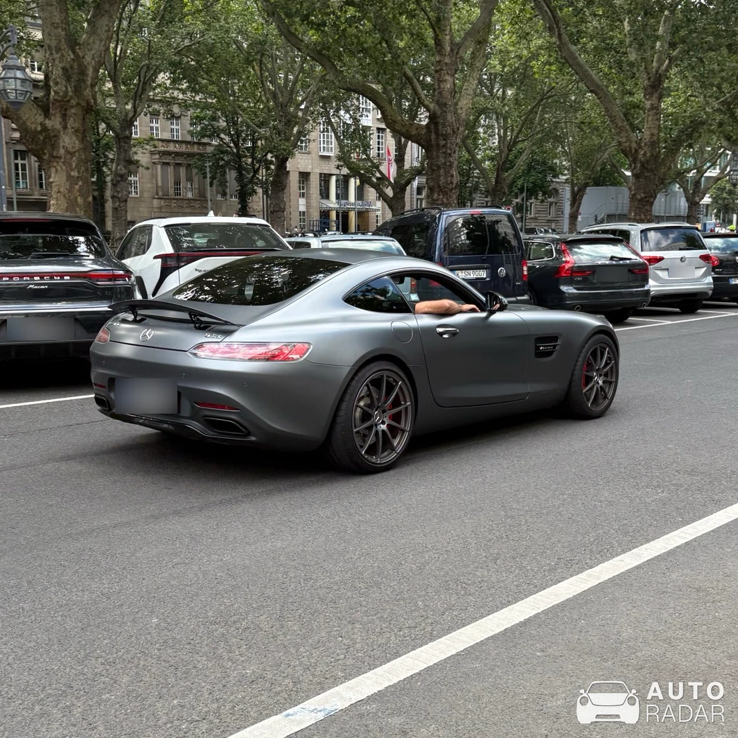 Mercedes-AMG GT S C190 spotted in Düsseldorf