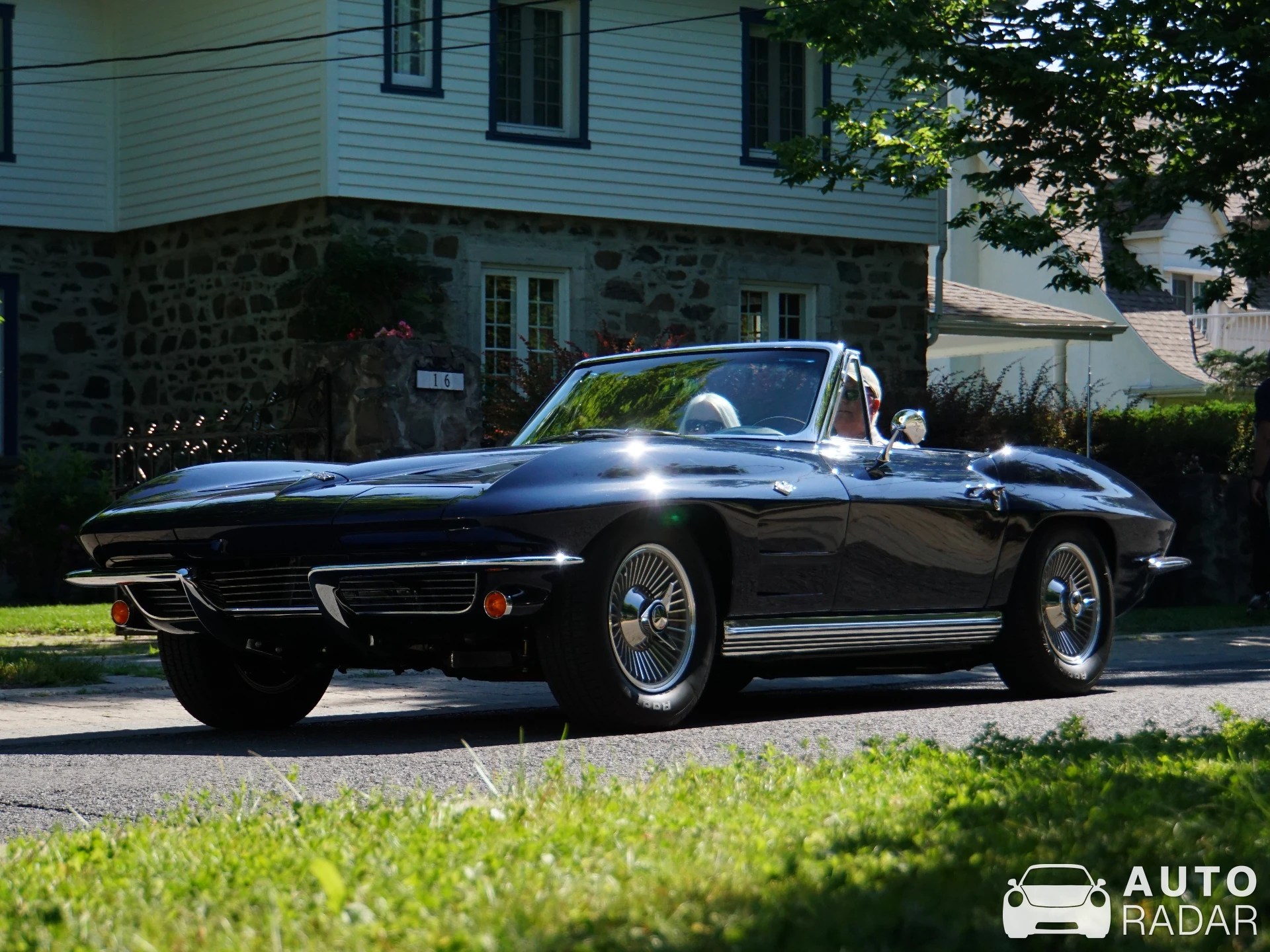 Chevrolet Corvette C2 Stingray Convertible spotted in Chambly