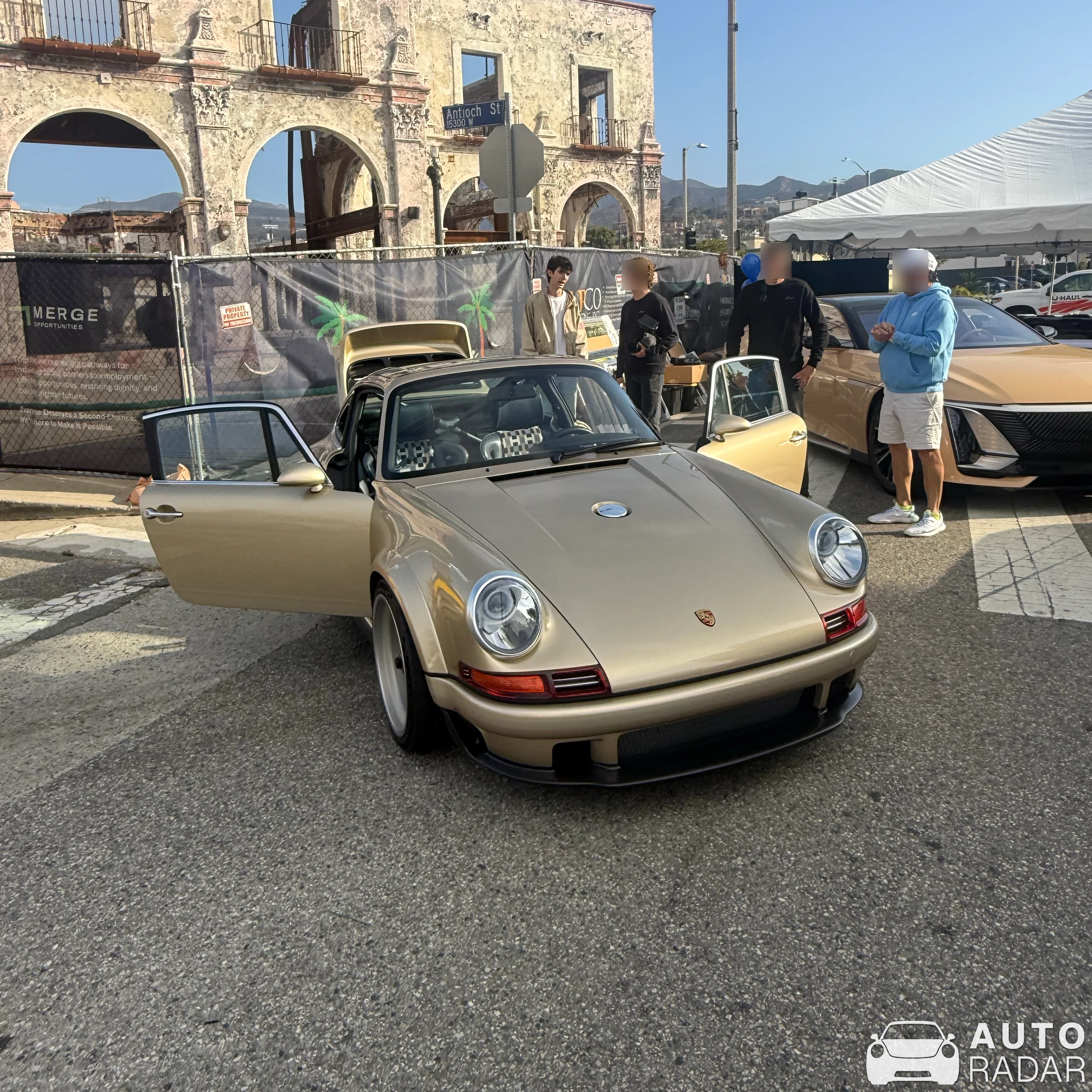 Singer DLS spotted in Pacific Palisades