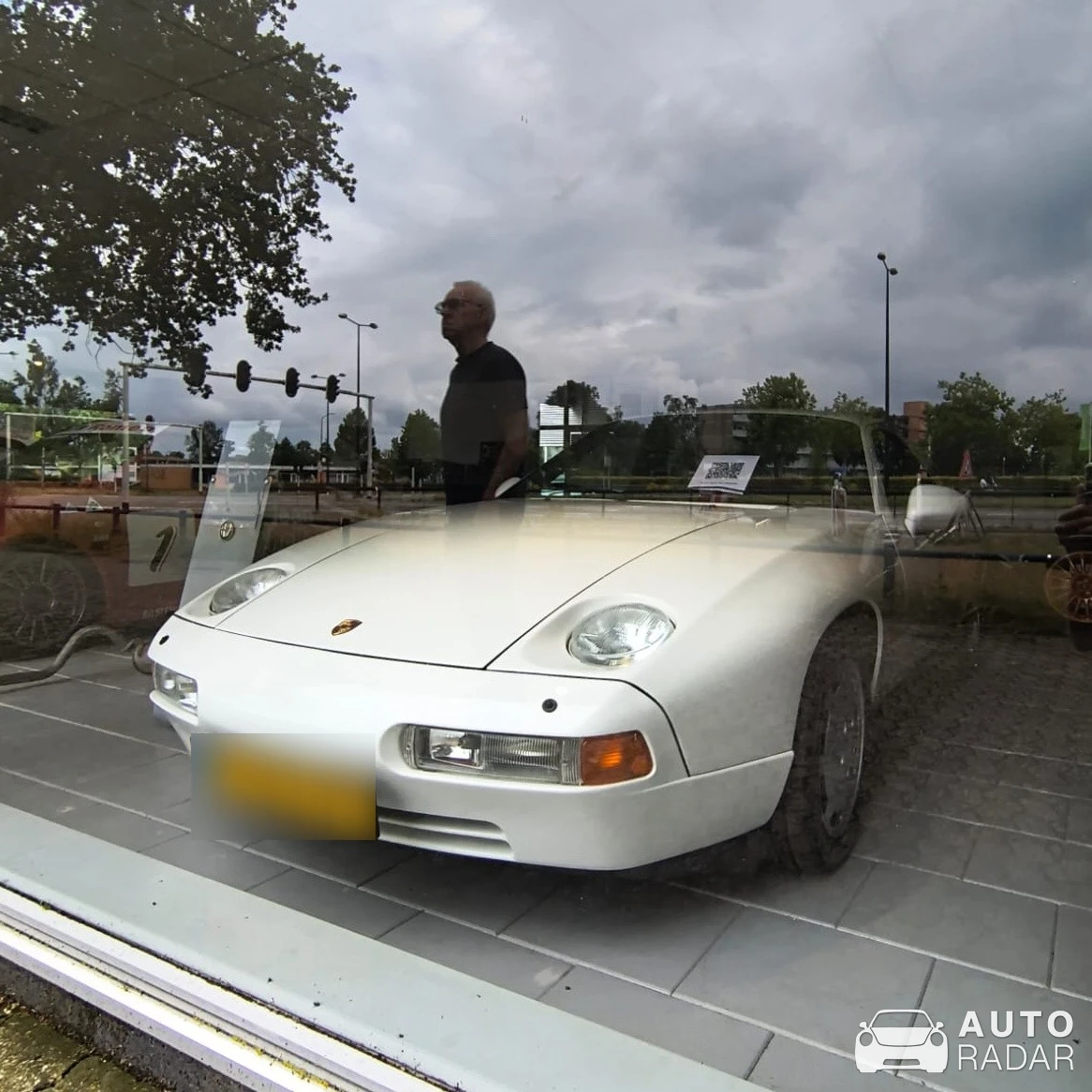 Porsche 928 spotted in Apeldoorn