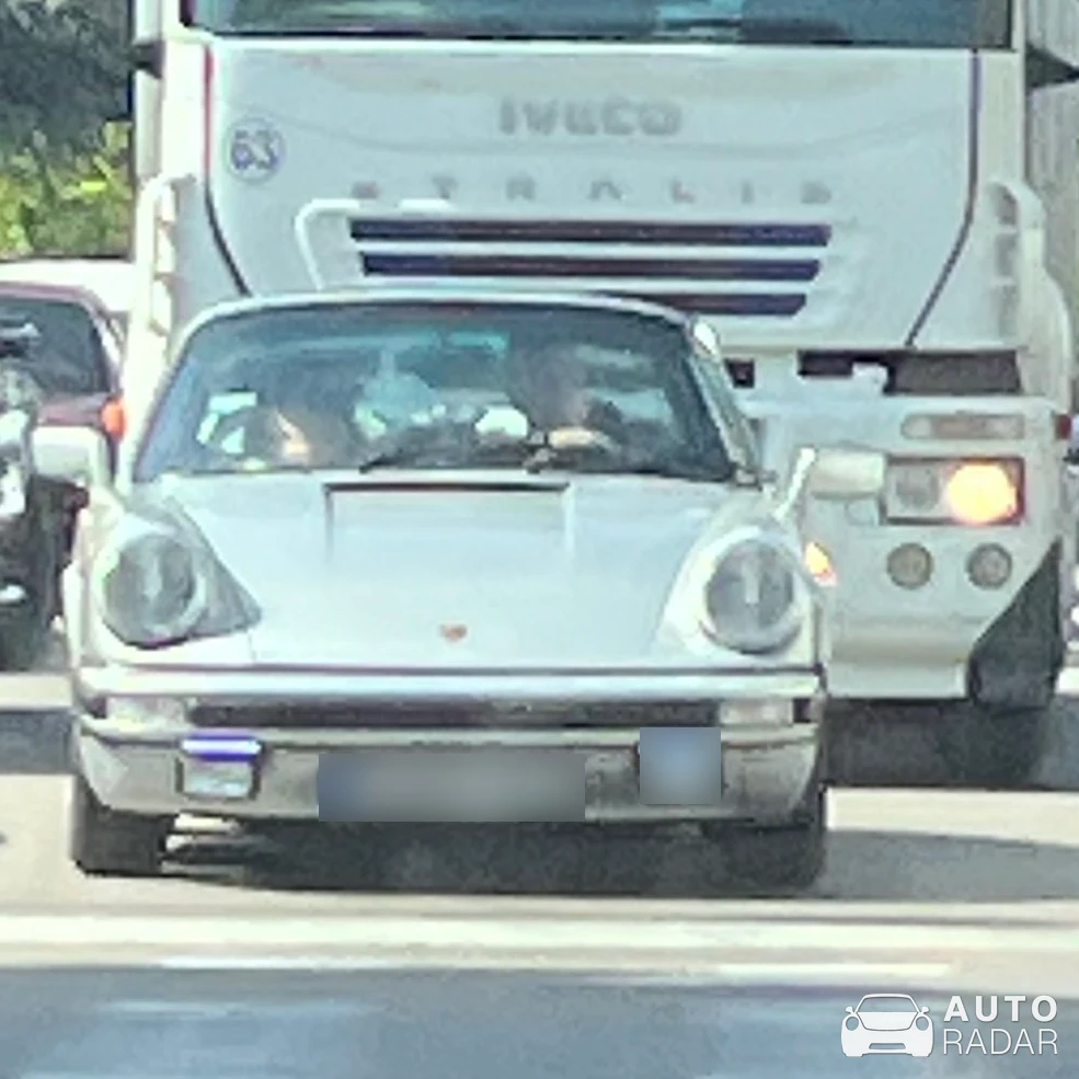Porsche 911 SC Targa spotted in Verona