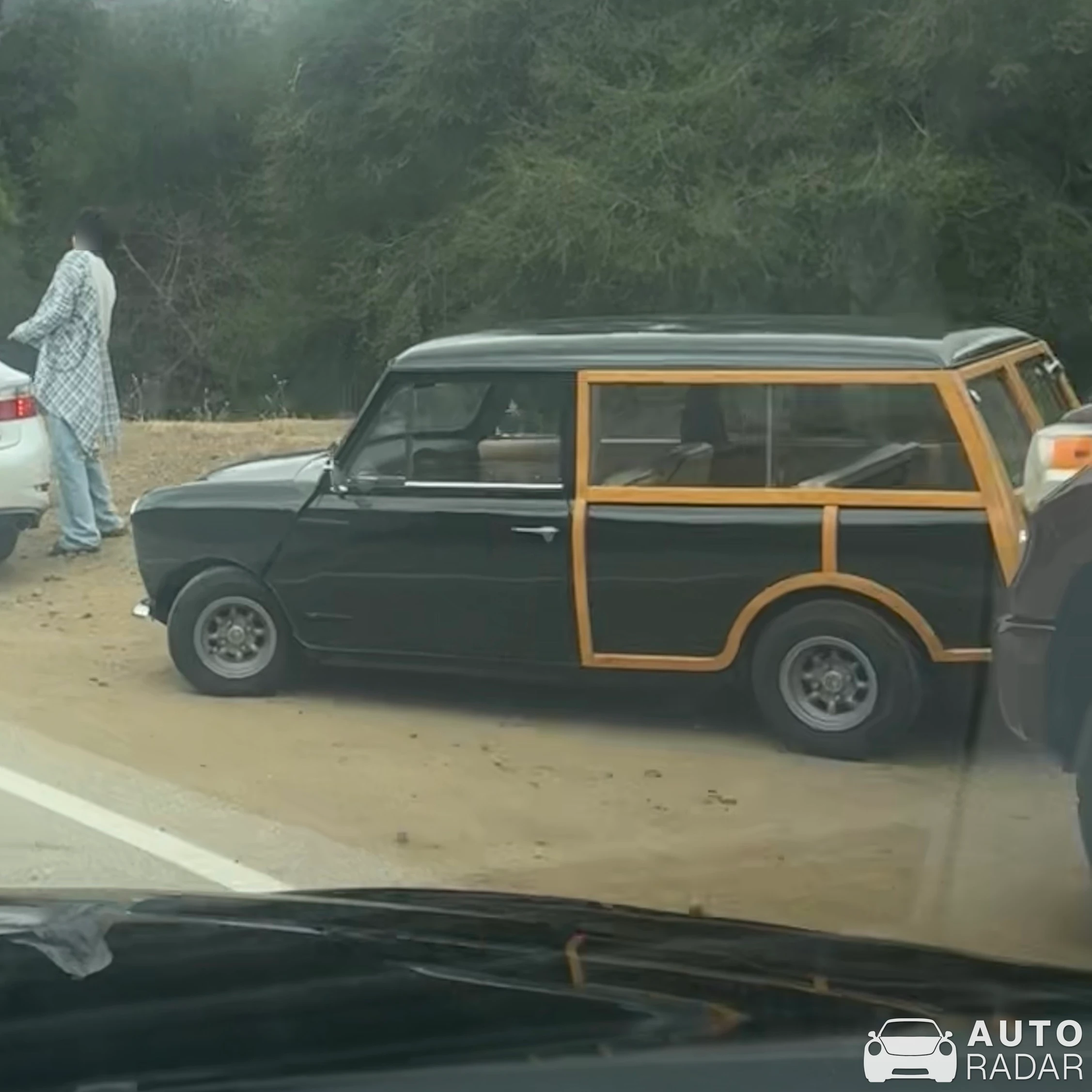 Morris Minor Traveller spotted in Agoura Hills