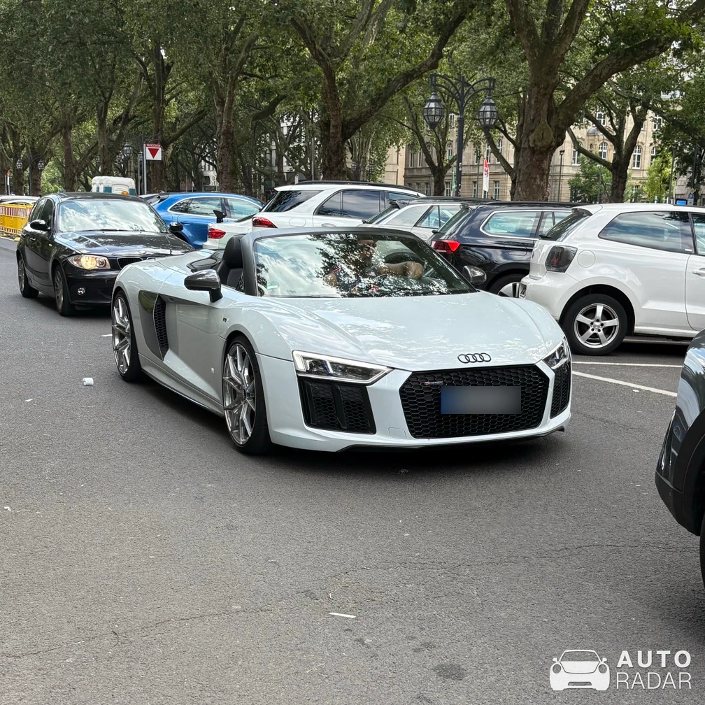 Audi R8 V10 Spyder spotted in Düsseldorf
