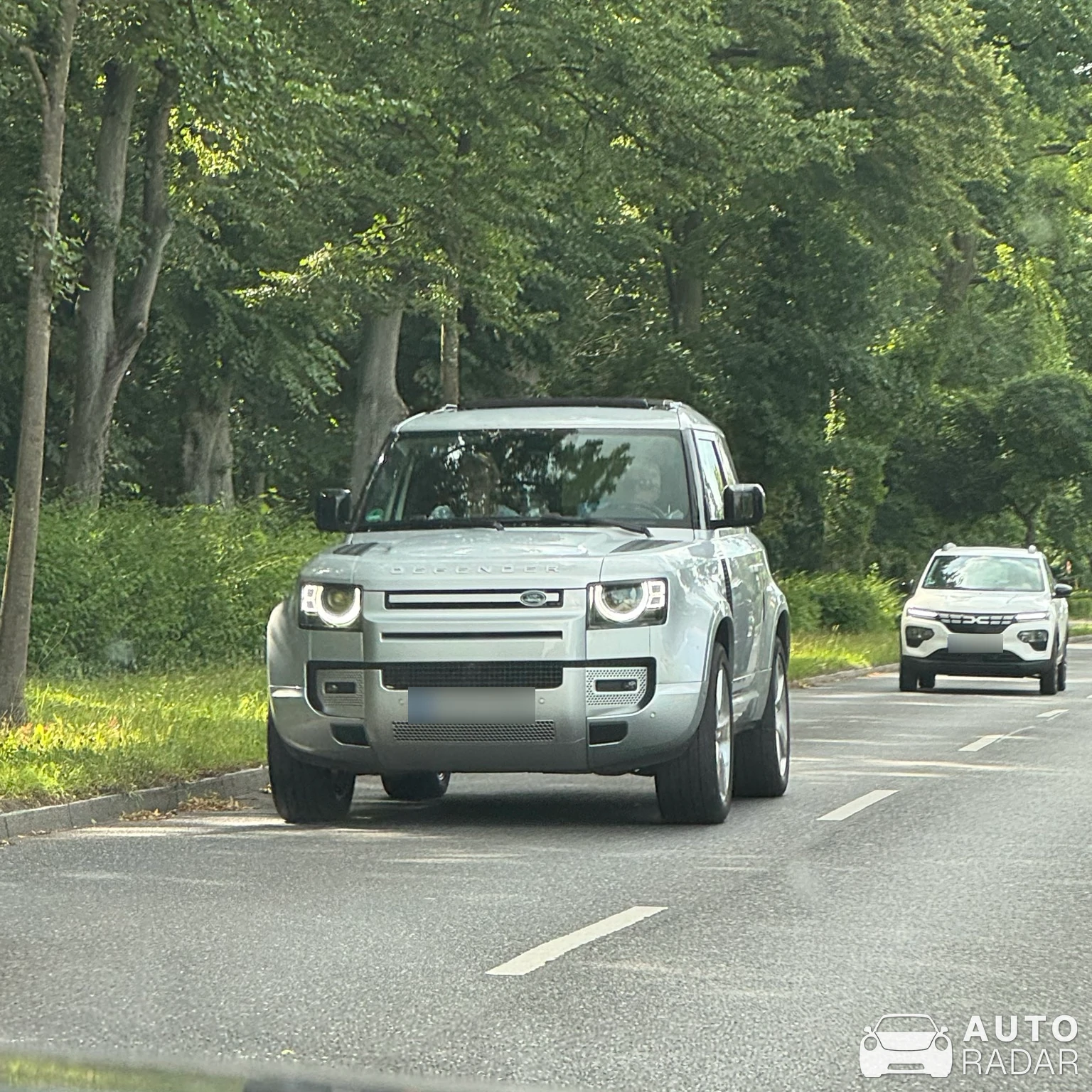 Land Rover Defender 110 spotted in Biesenthal