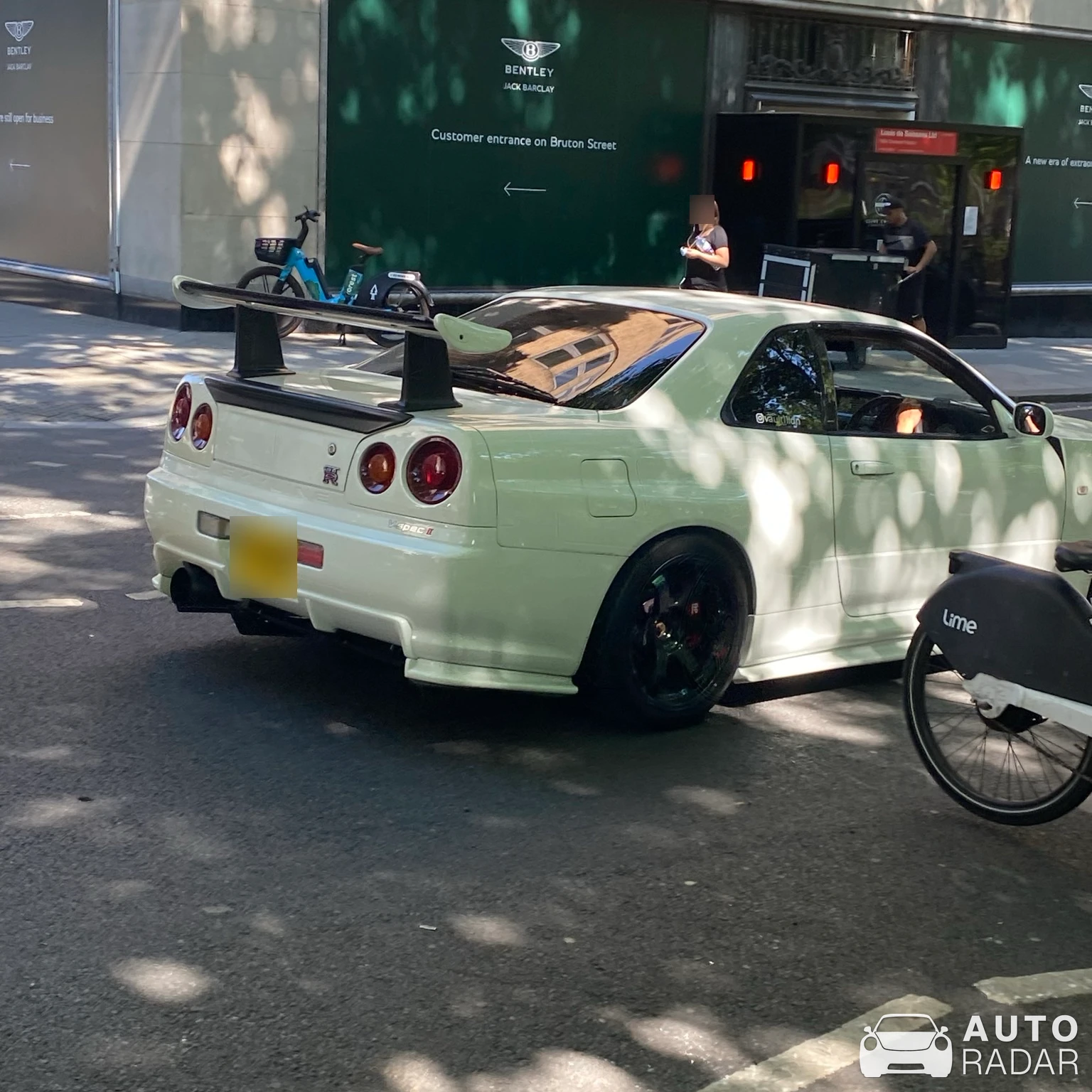 Nissan Skyline R34 GT-R V-Spec II spotted in Enfield