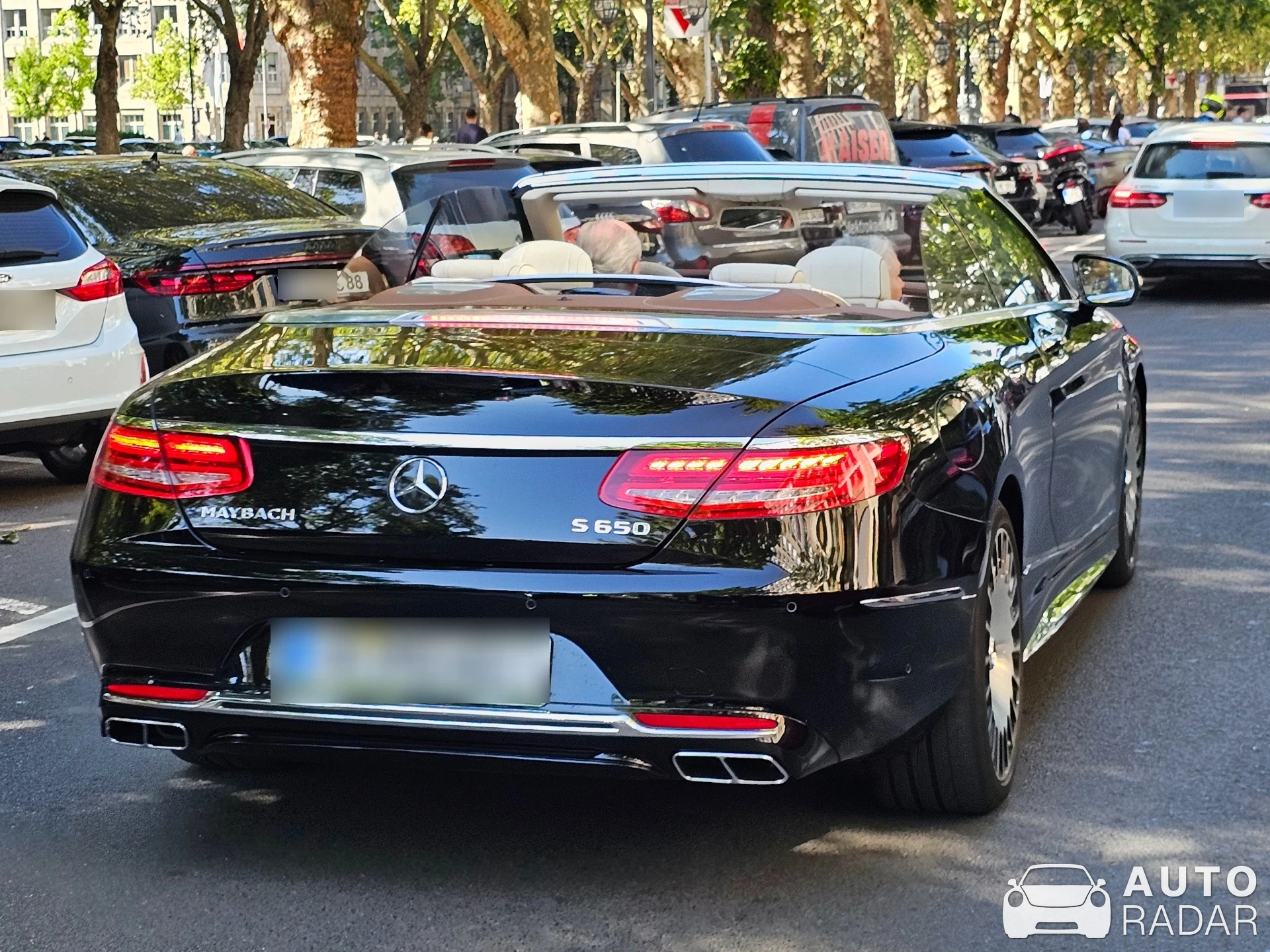 Mercedes-Maybach S 650 Pullman spotted in Düsseldorf