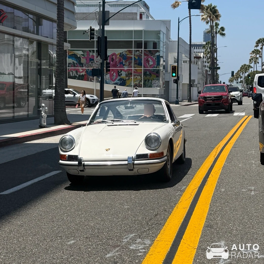 Porsche 912 spotted in Beverly Hills