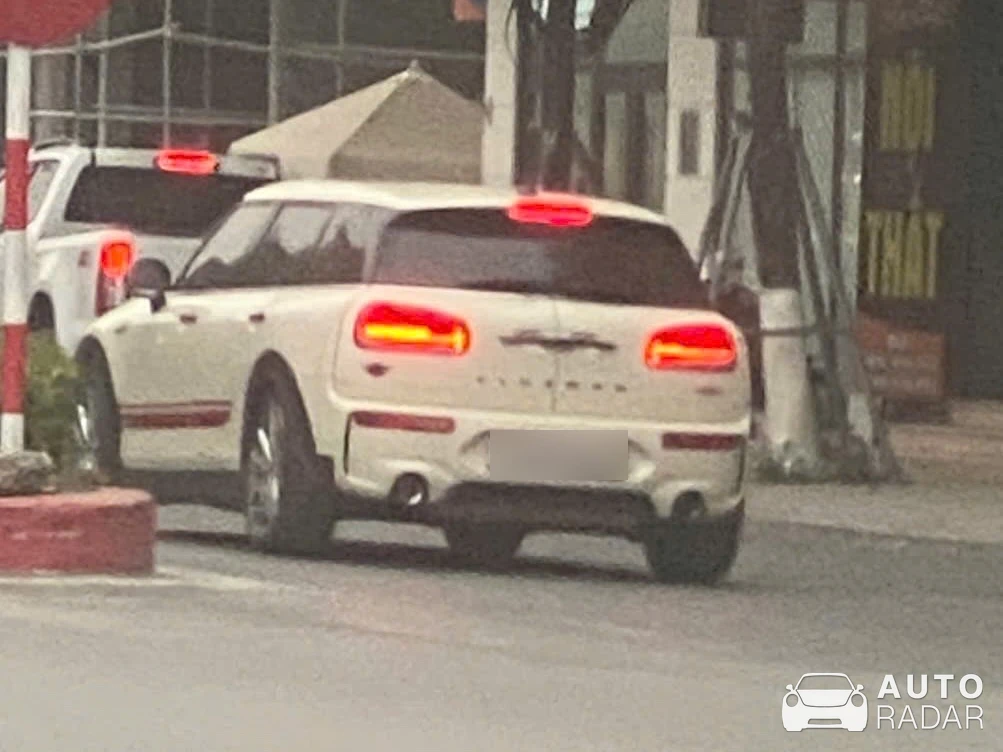 Mini F54 Clubman John Cooper Works 2019 spotted in Vĩnh Phúc
