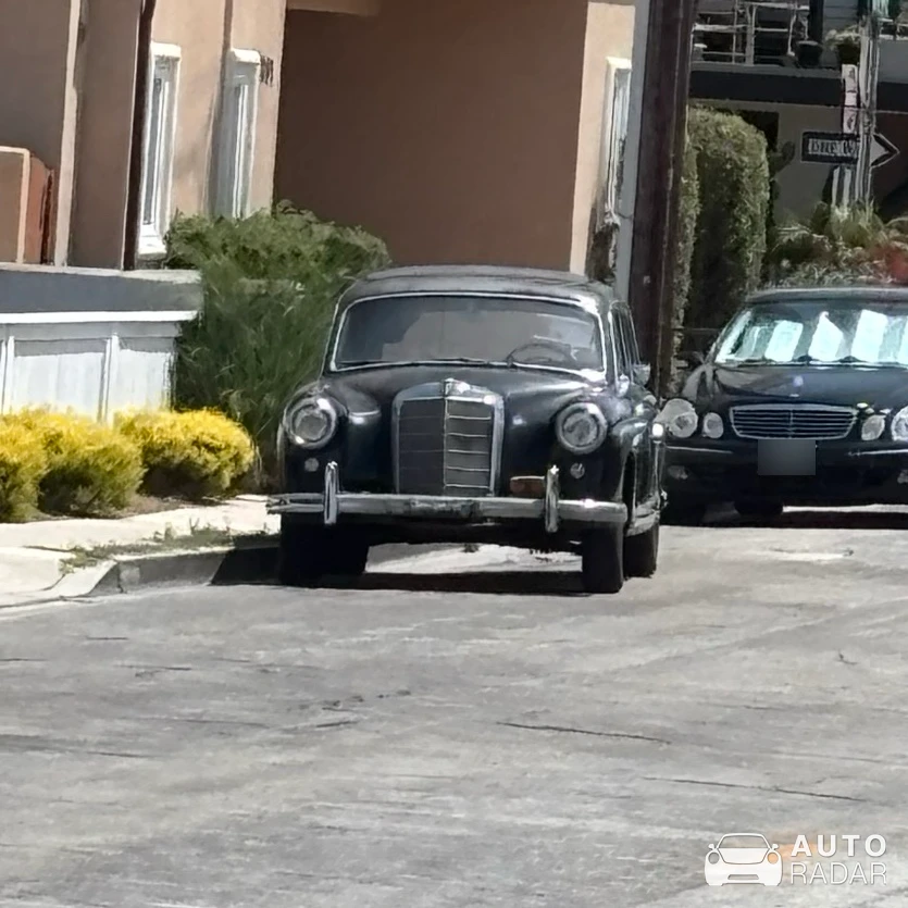 Mercedes-Benz Ponton spotted in Redondo Beach