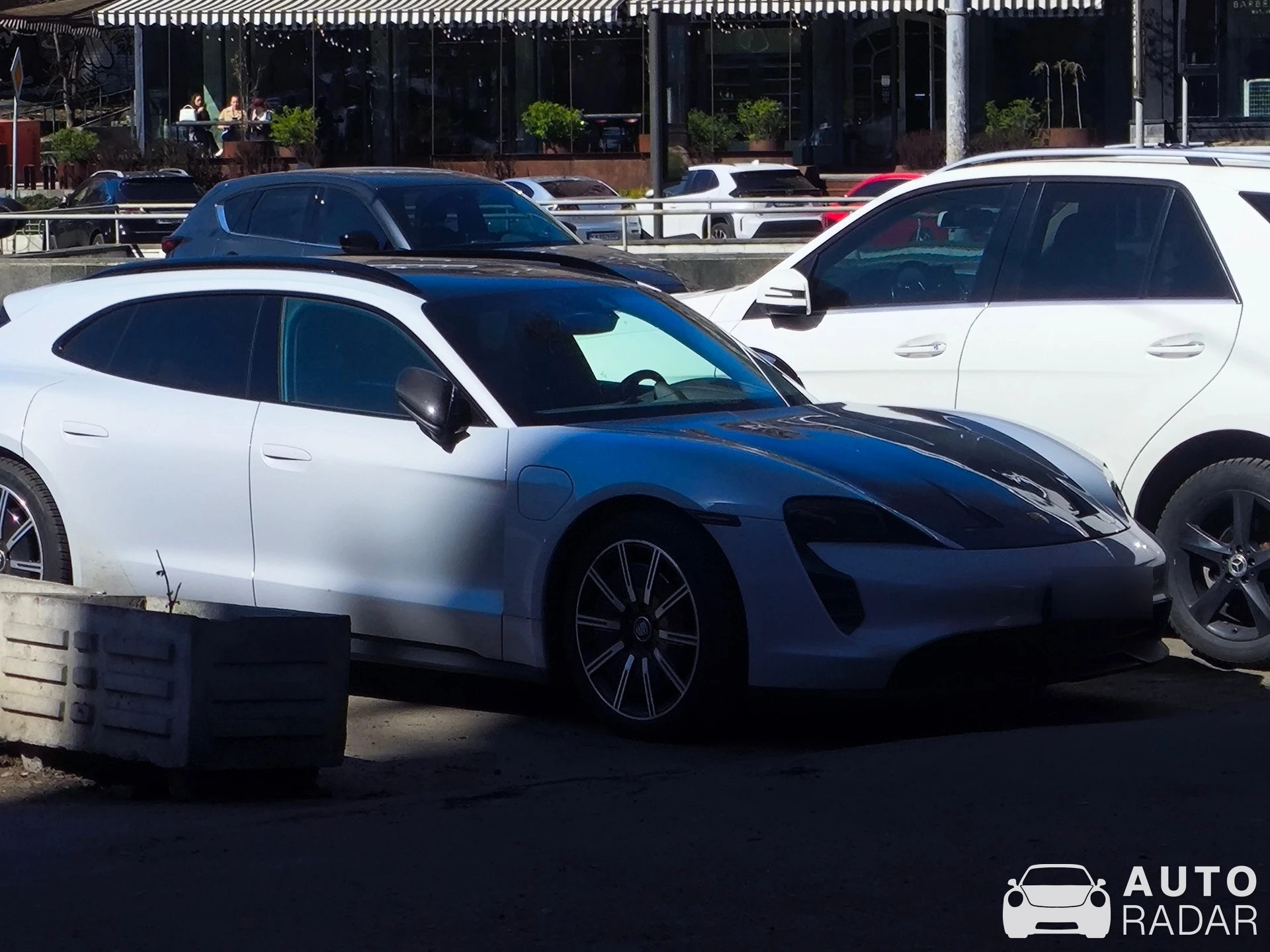 Porsche Taycan 4 Cross Turismo spotted in Kyiv