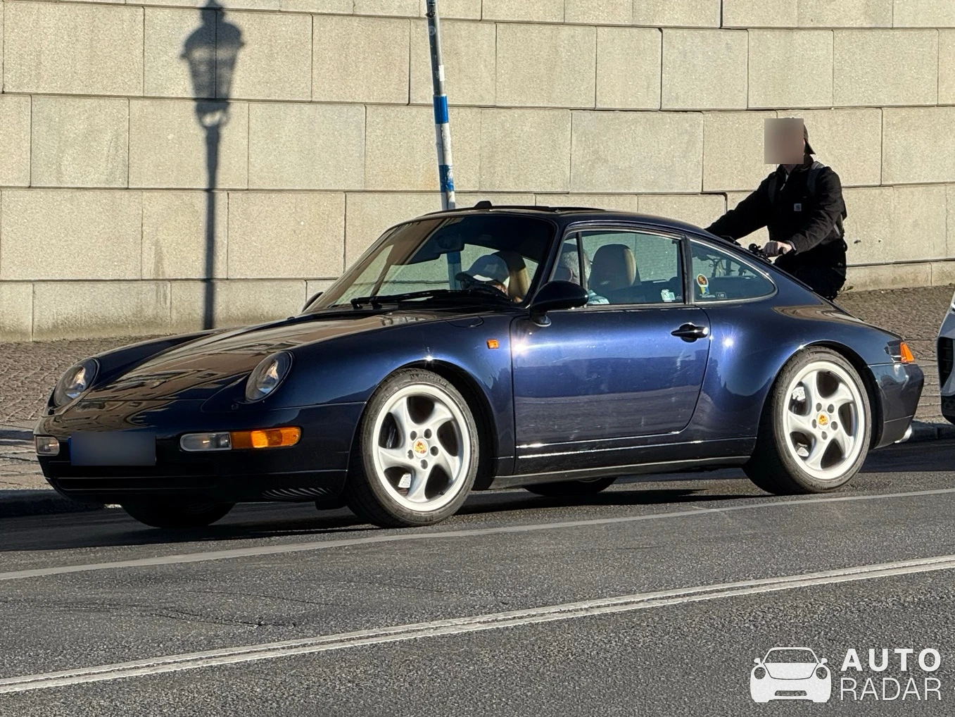 Porsche 993 Carrera spotted in Stockholm