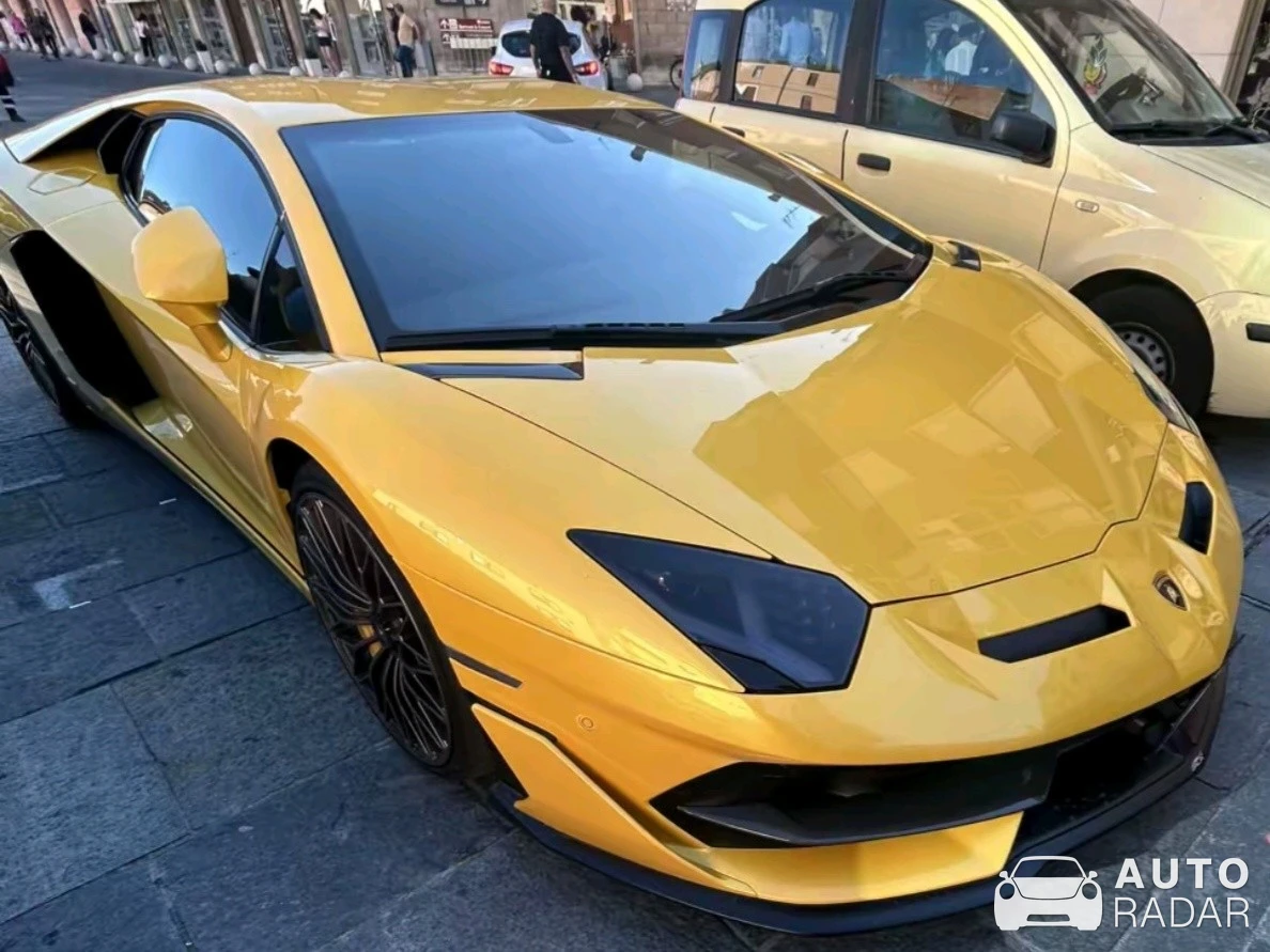 Lamborghini Aventador LP770-4 SVJ spotted in Salerno