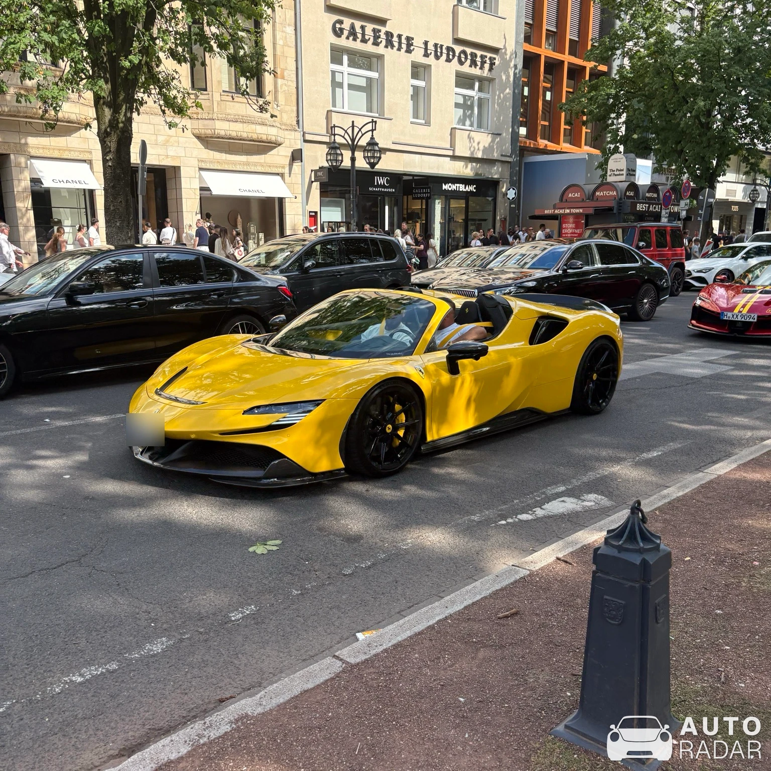 Ferrari SF90 Spider Novitec Rosso spotted in Düsseldorf