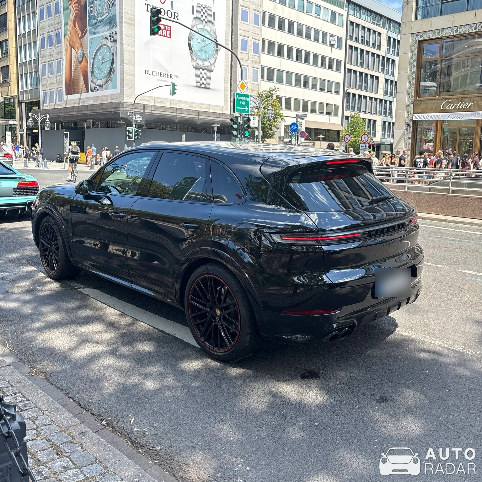 Porsche Cayenne Coupé GTS spotted in Düsseldorf