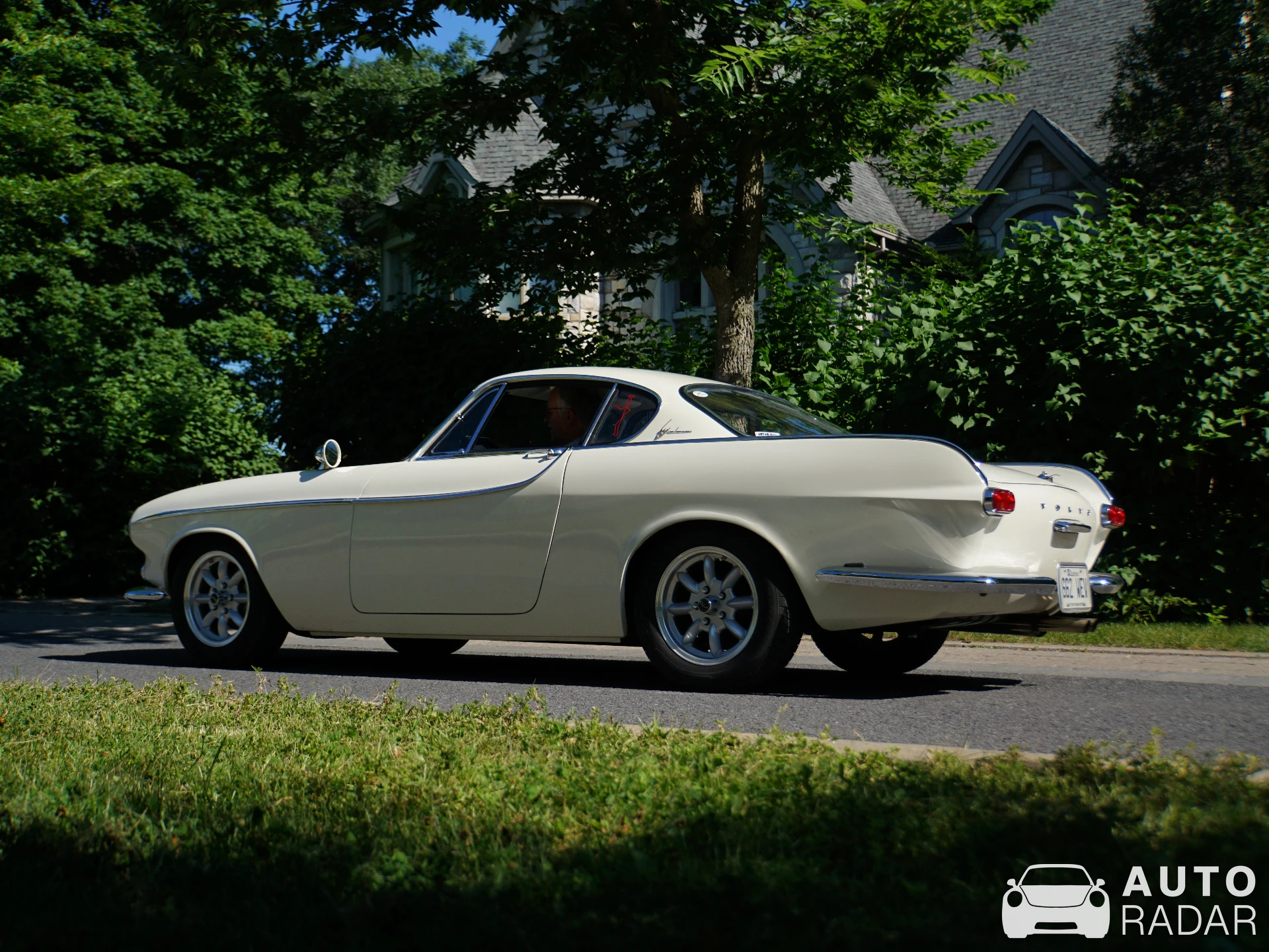Volvo P1800 spotted in Chambly