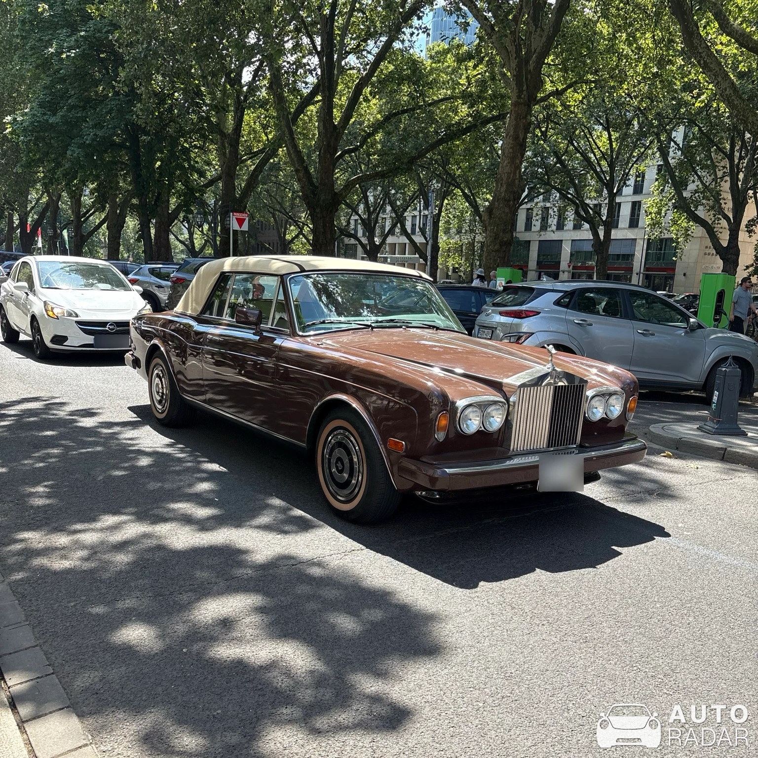 Rolls-Royce Corniche spotted in Düsseldorf