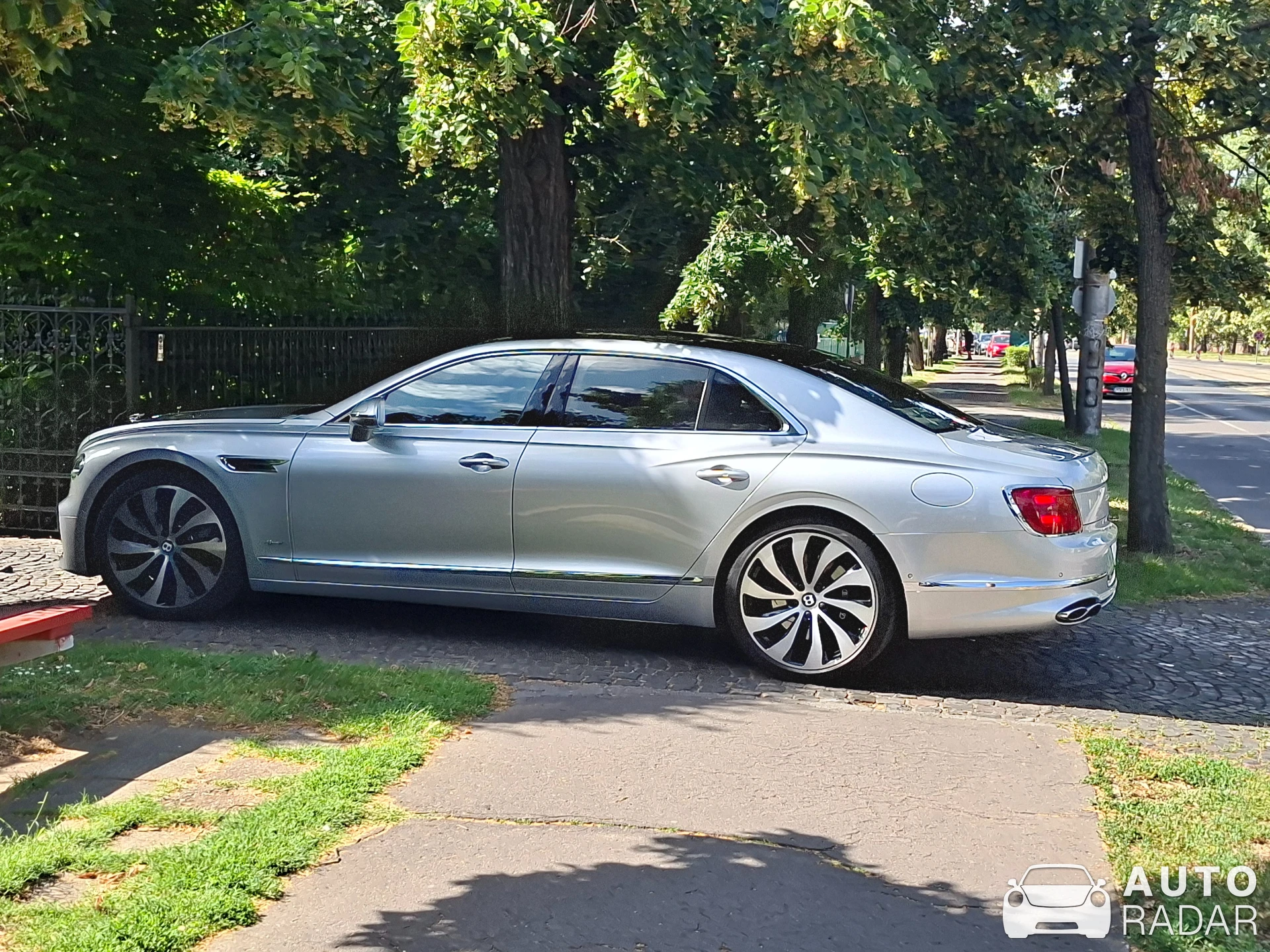 Bentley Flying Spur Hybrid spotted in Debrecen
