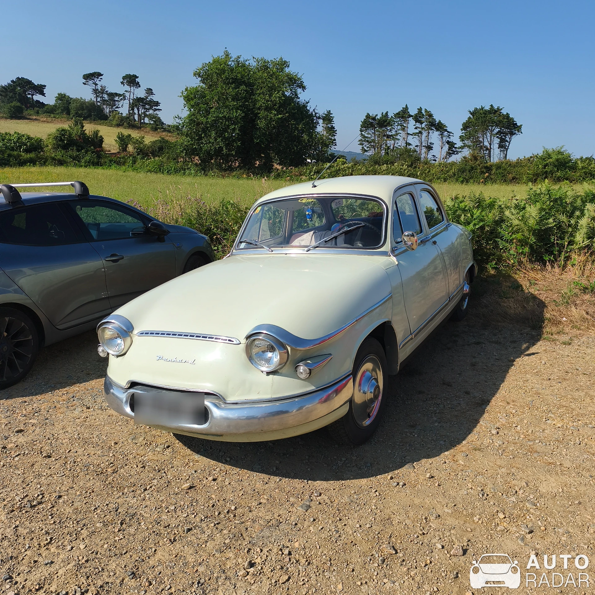 Panhard PL 17 spotted in Plouezoc'h