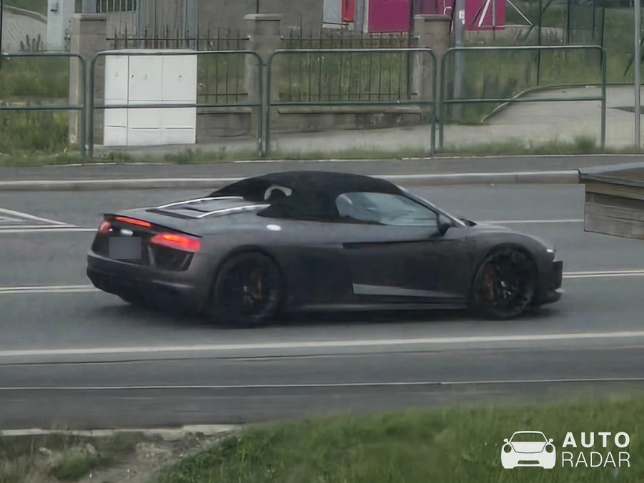 Audi R8 Type 4S spotted in Cheb