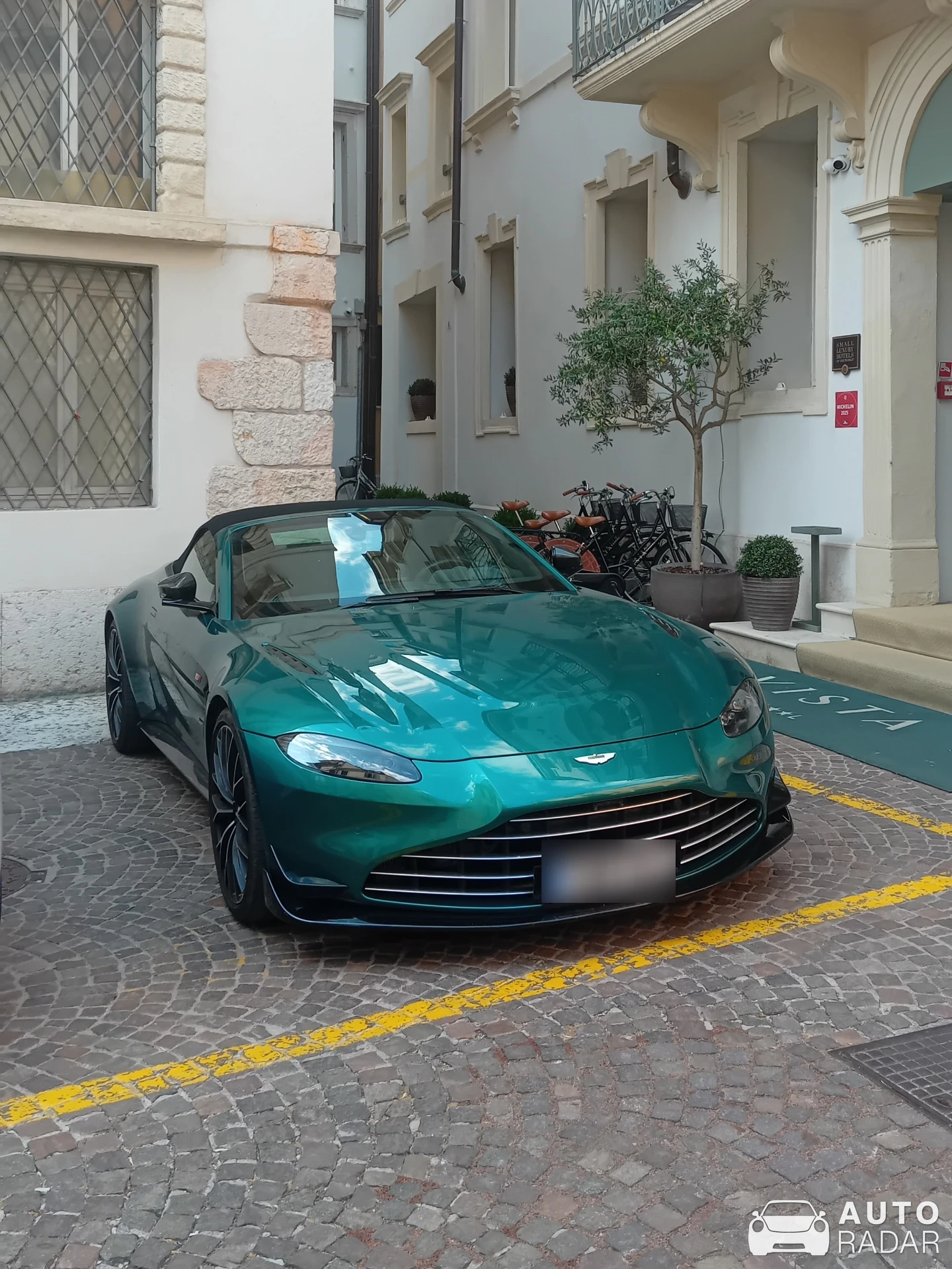 Aston Martin V12 Vantage Roadster spotted in Verona