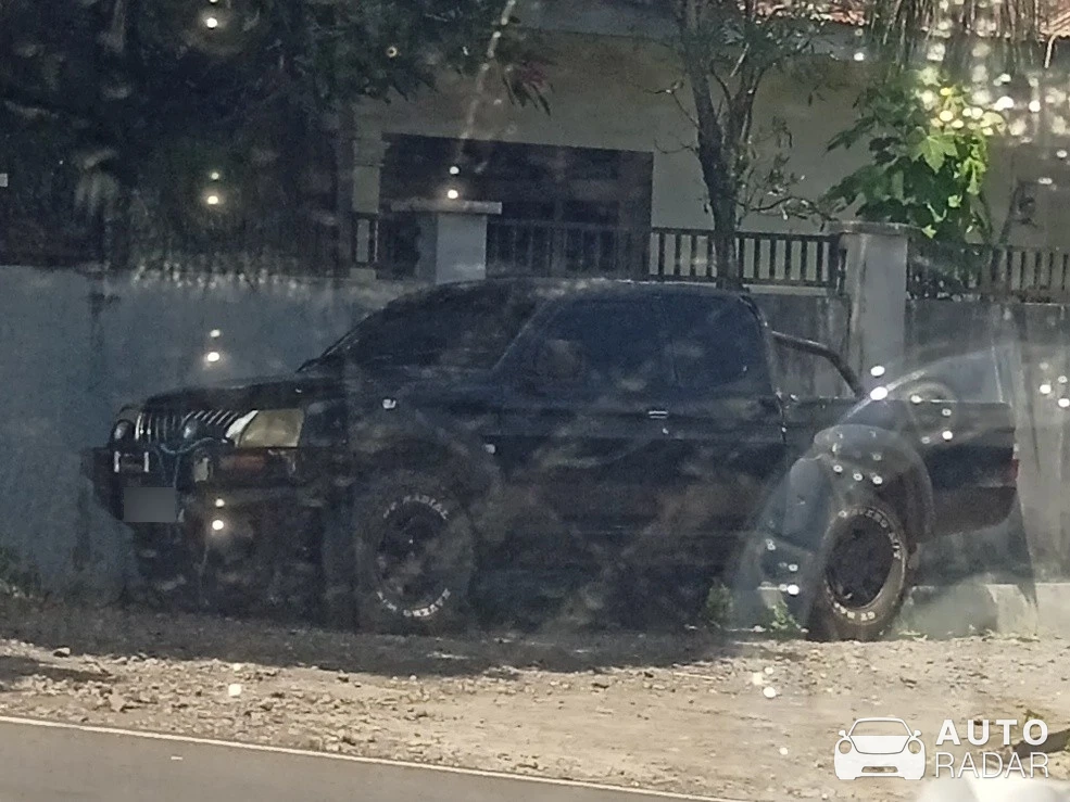 Mitsubishi Triton spotted in Bitung