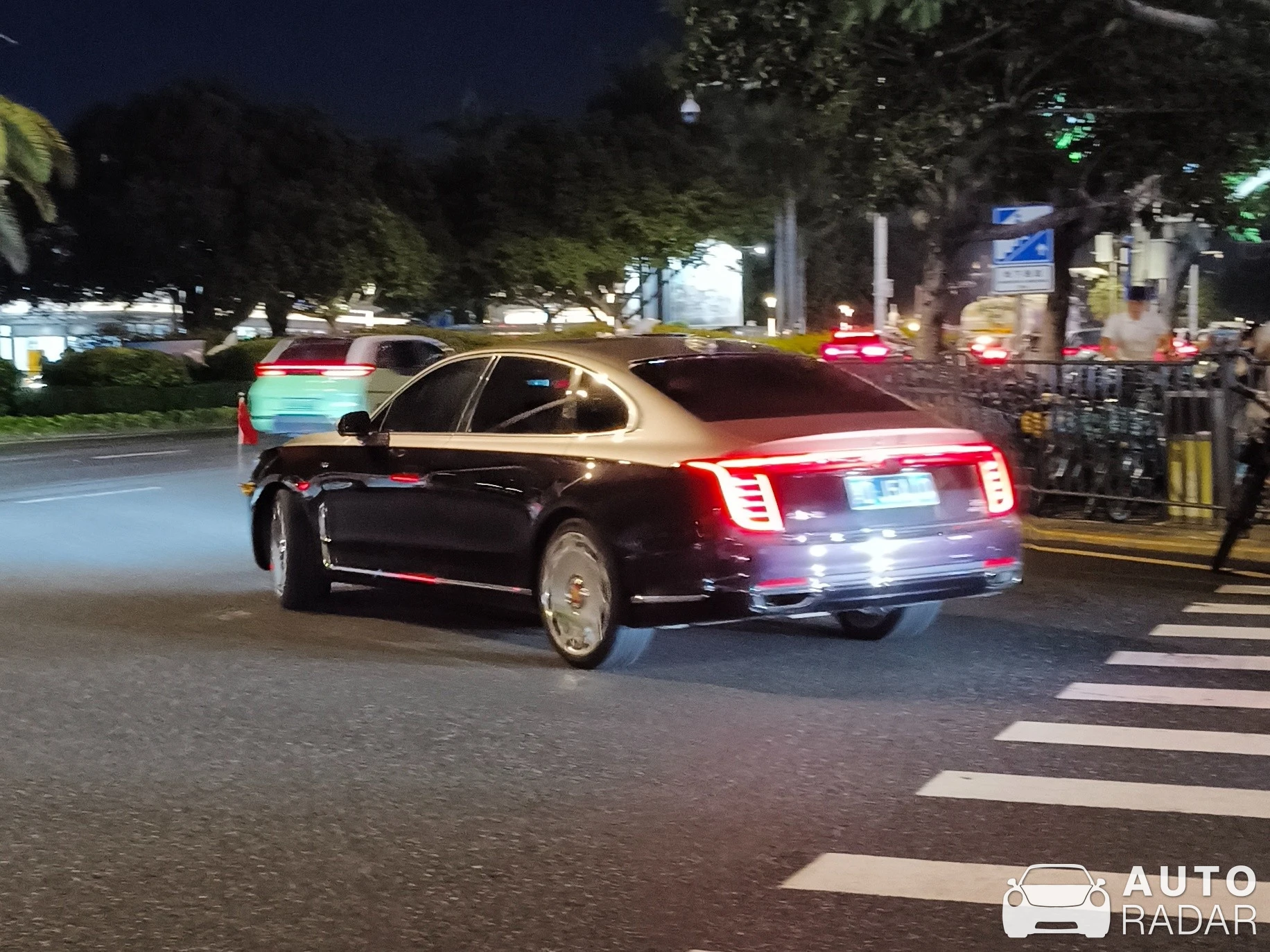 Hongqi H9 spotted in Xiamen Shi