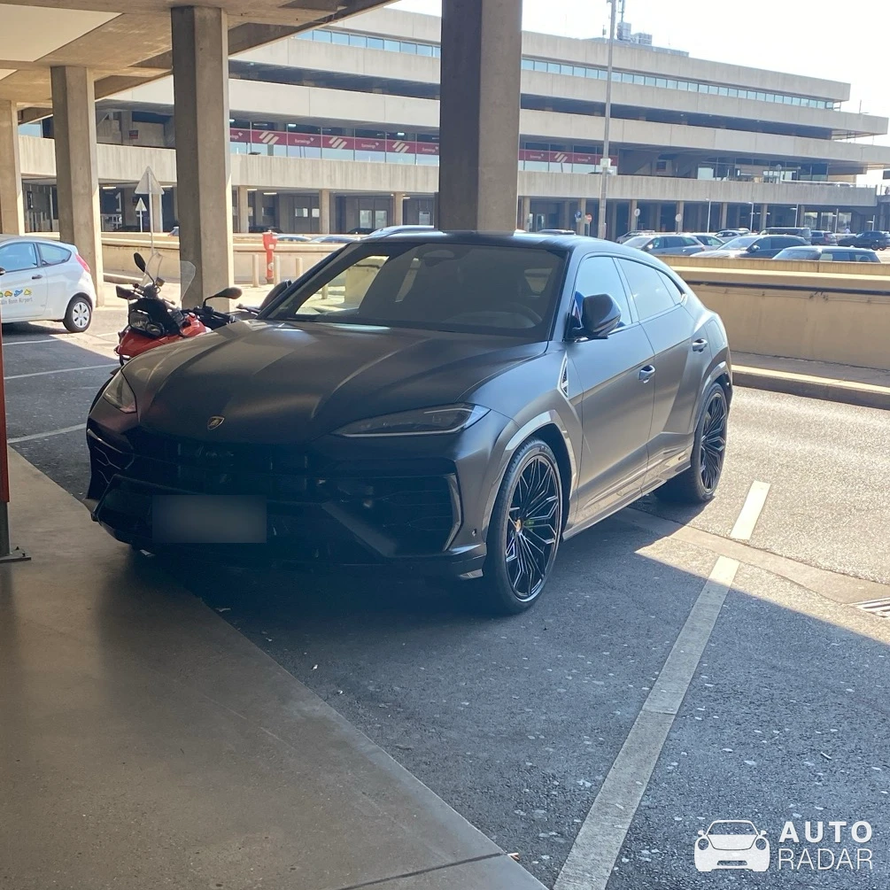 Lamborghini Urus spotted in Cologne