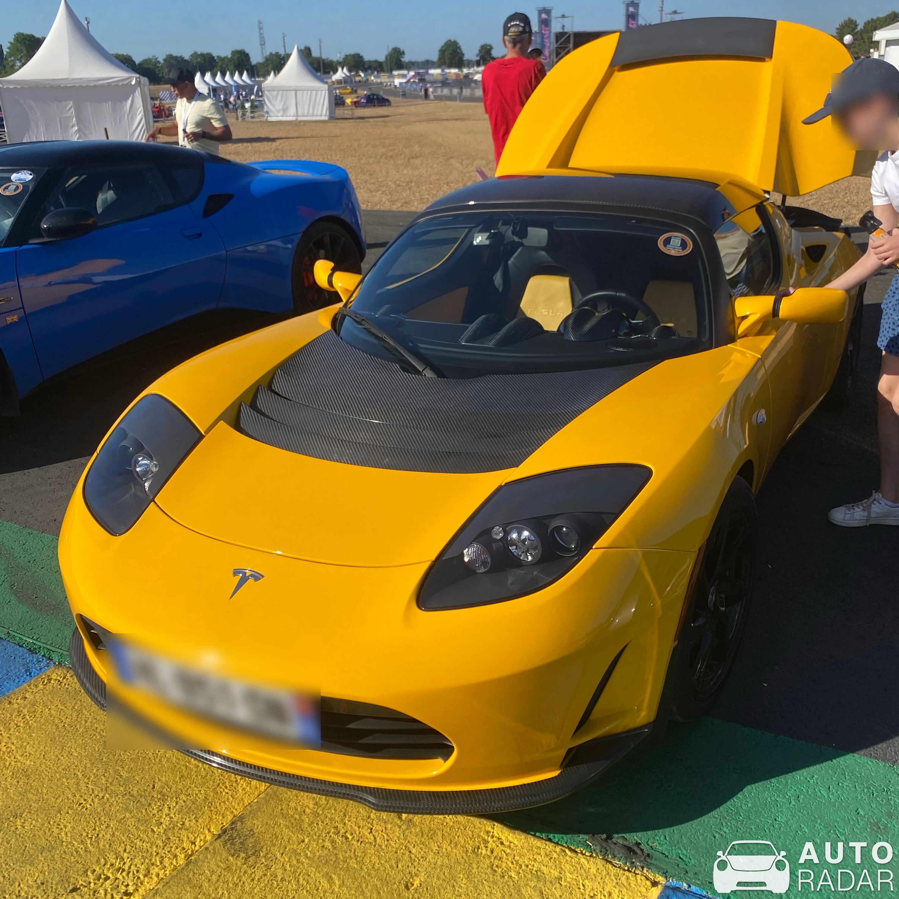 Tesla Roadster Sport spotted in Le Mans