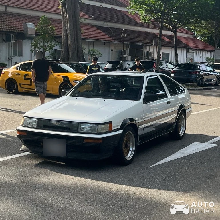 Toyota Corolla E80 spotted in Singapore