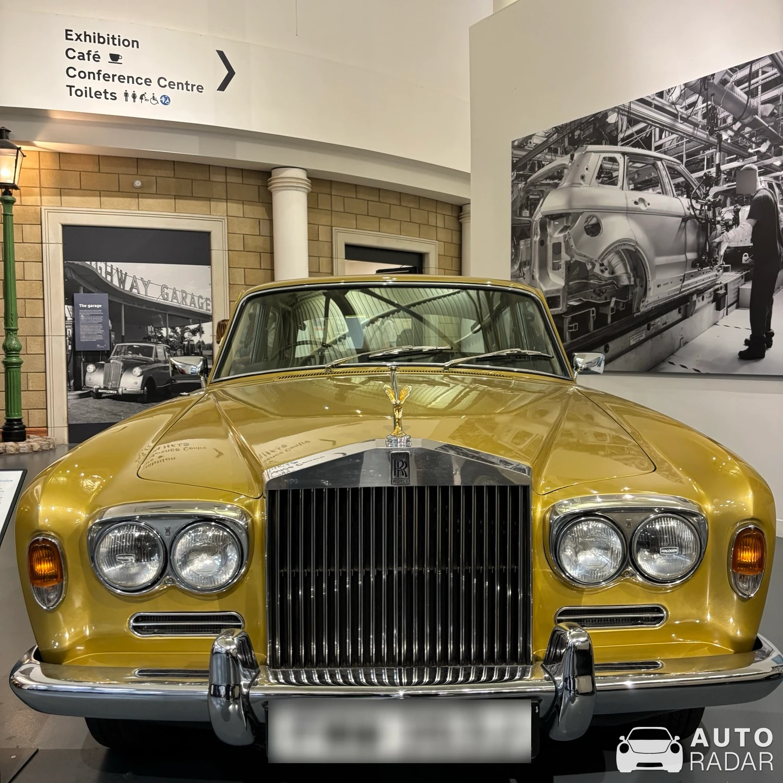 Rolls-Royce Silver Shadow spotted in Warwick