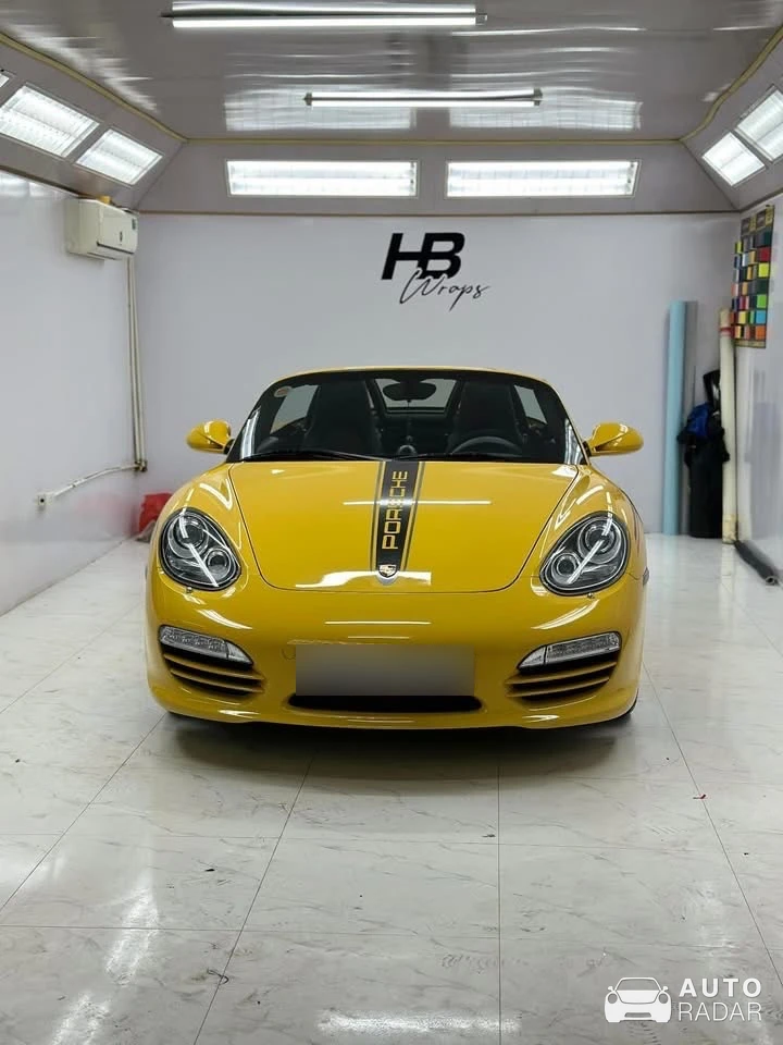 Porsche 987 Boxster spotted in Phan Đình Phùng