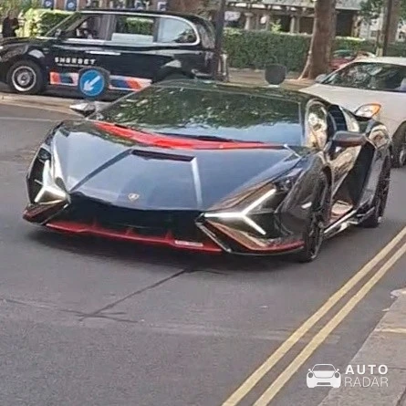Lamborghini Sián FKP 37 spotted in London