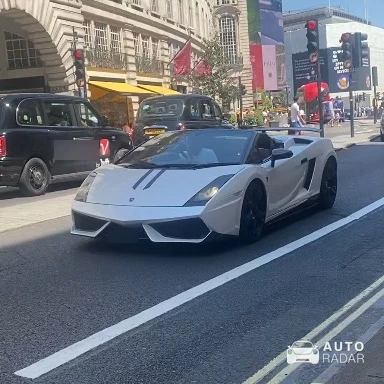 Lamborghini Gallardo LP570-4 Spyder Performante spotted in Ilford