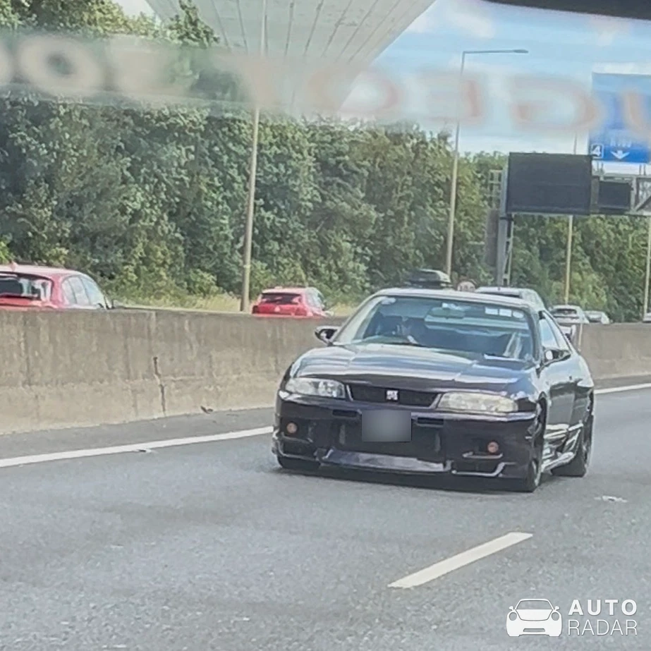 Nissan Skyline R33 spotted in Skerries