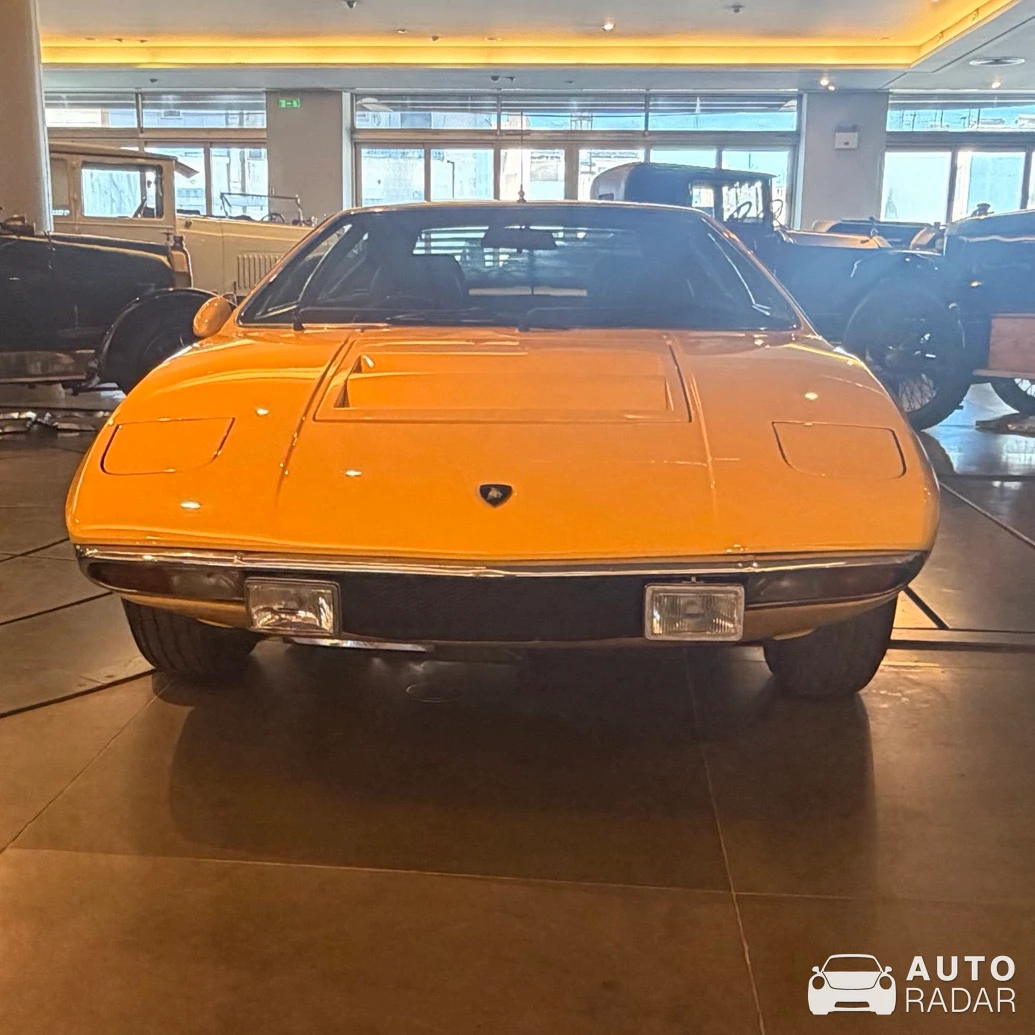 Lamborghini Jarama 400 GT spotted in Athens