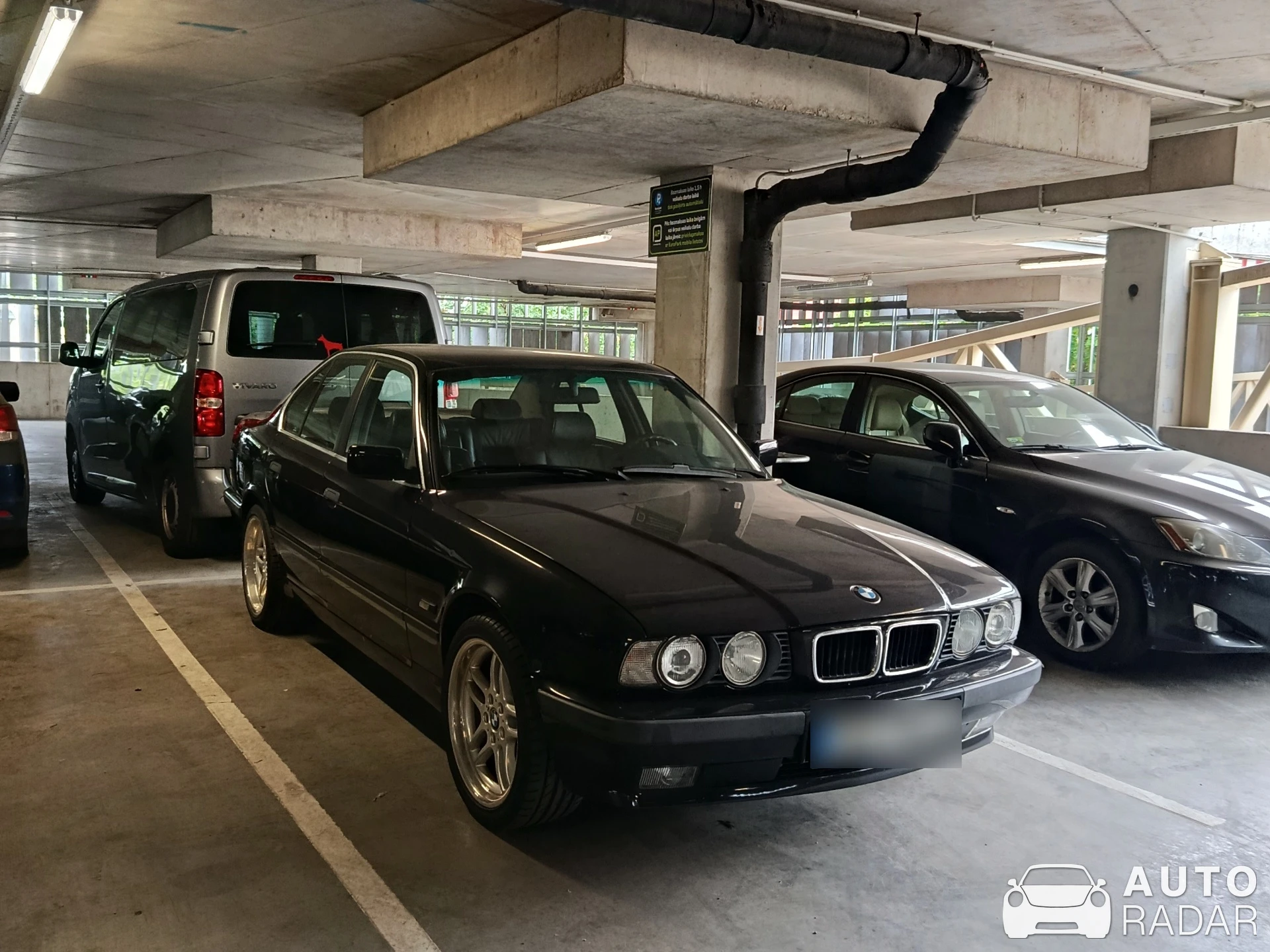 BMW 5 Series E34 spotted in Riga