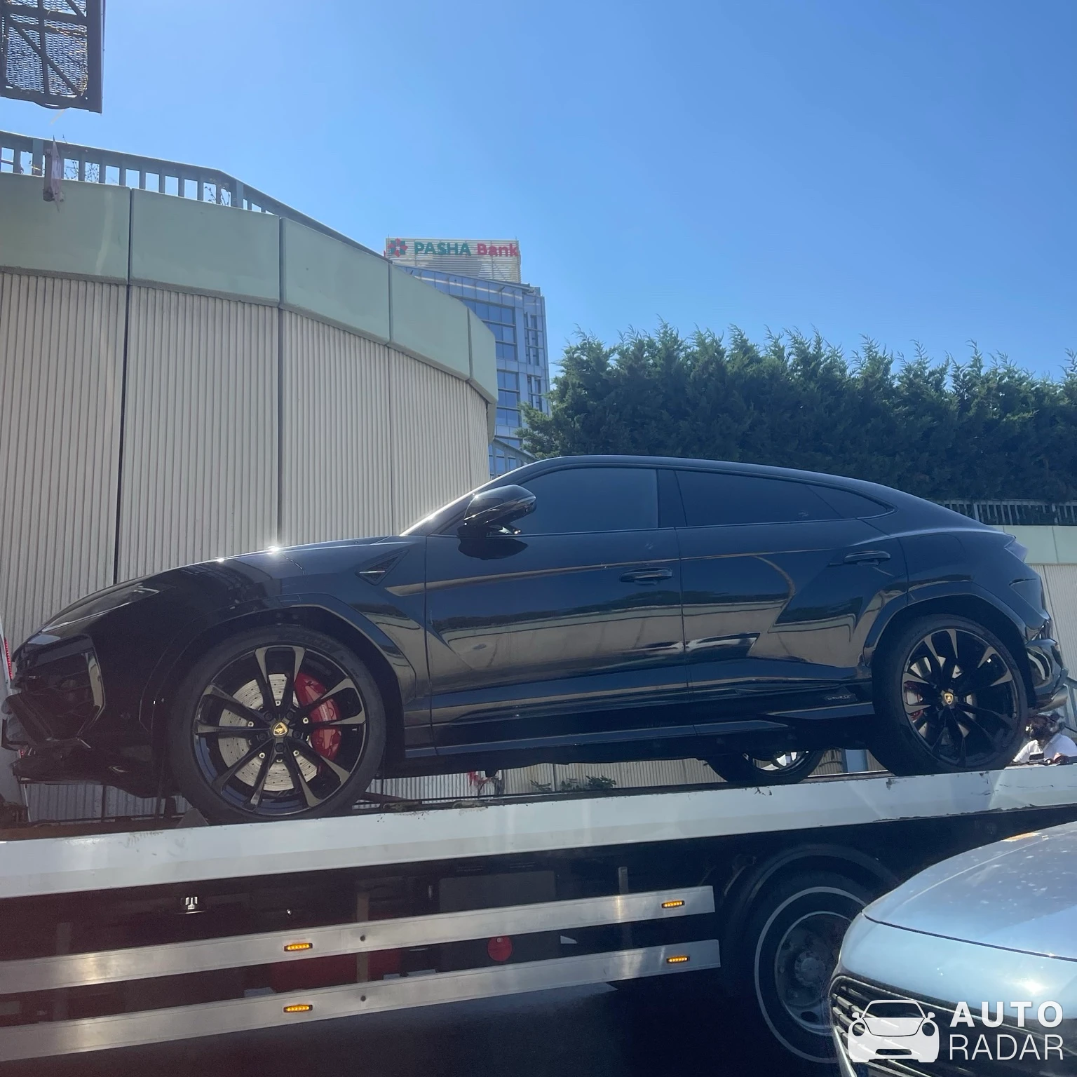 Lamborghini Urus SE spotted in Fatih