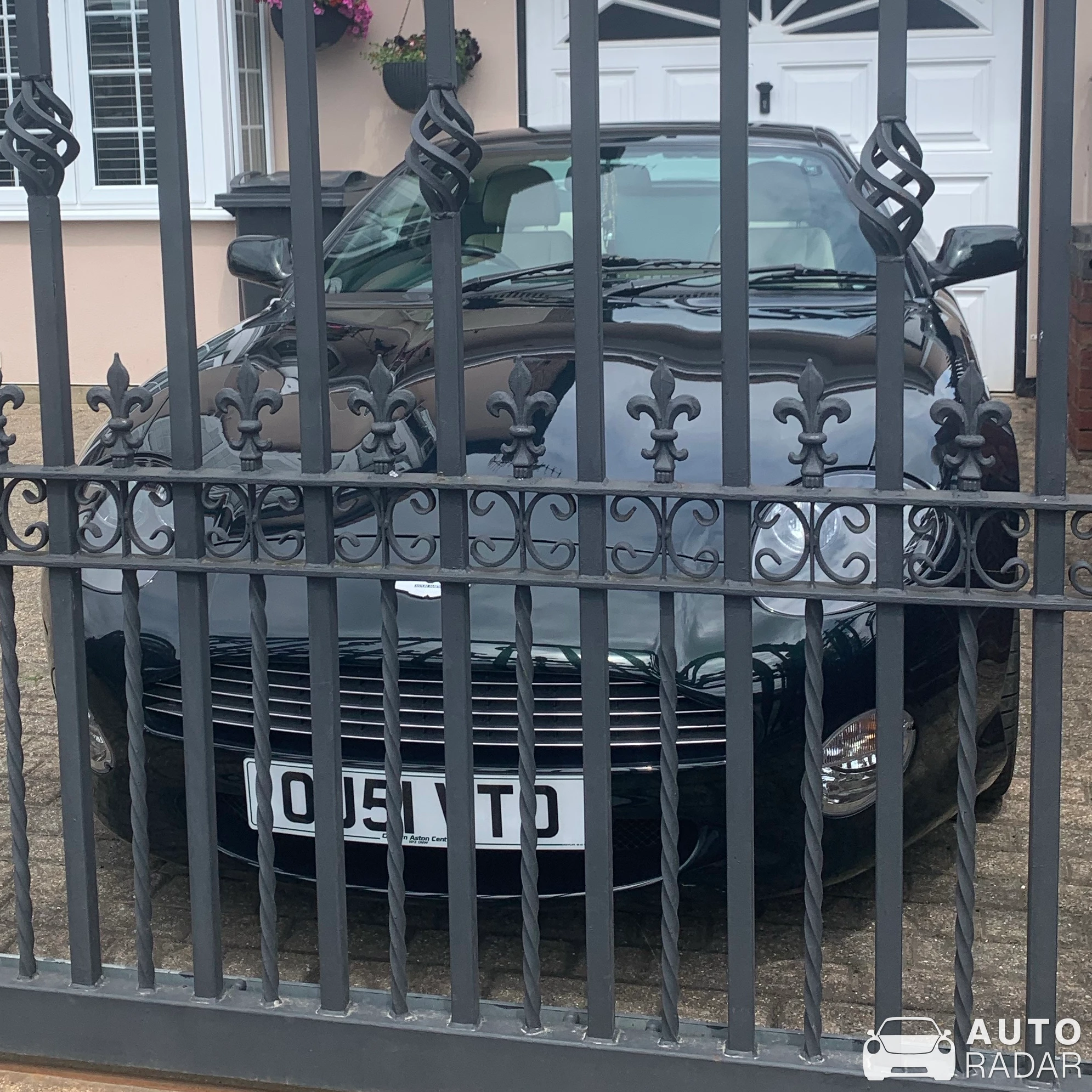 Aston Martin DB7 Vantage spotted in Hounslow