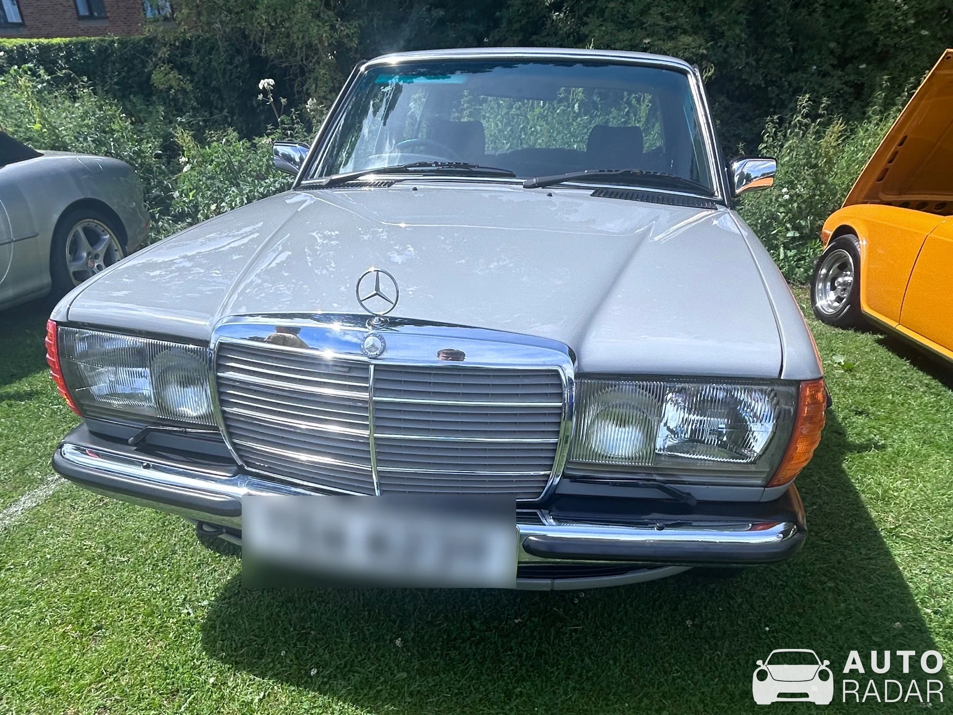Mercedes-Benz 300E W123 spotted in Wigan