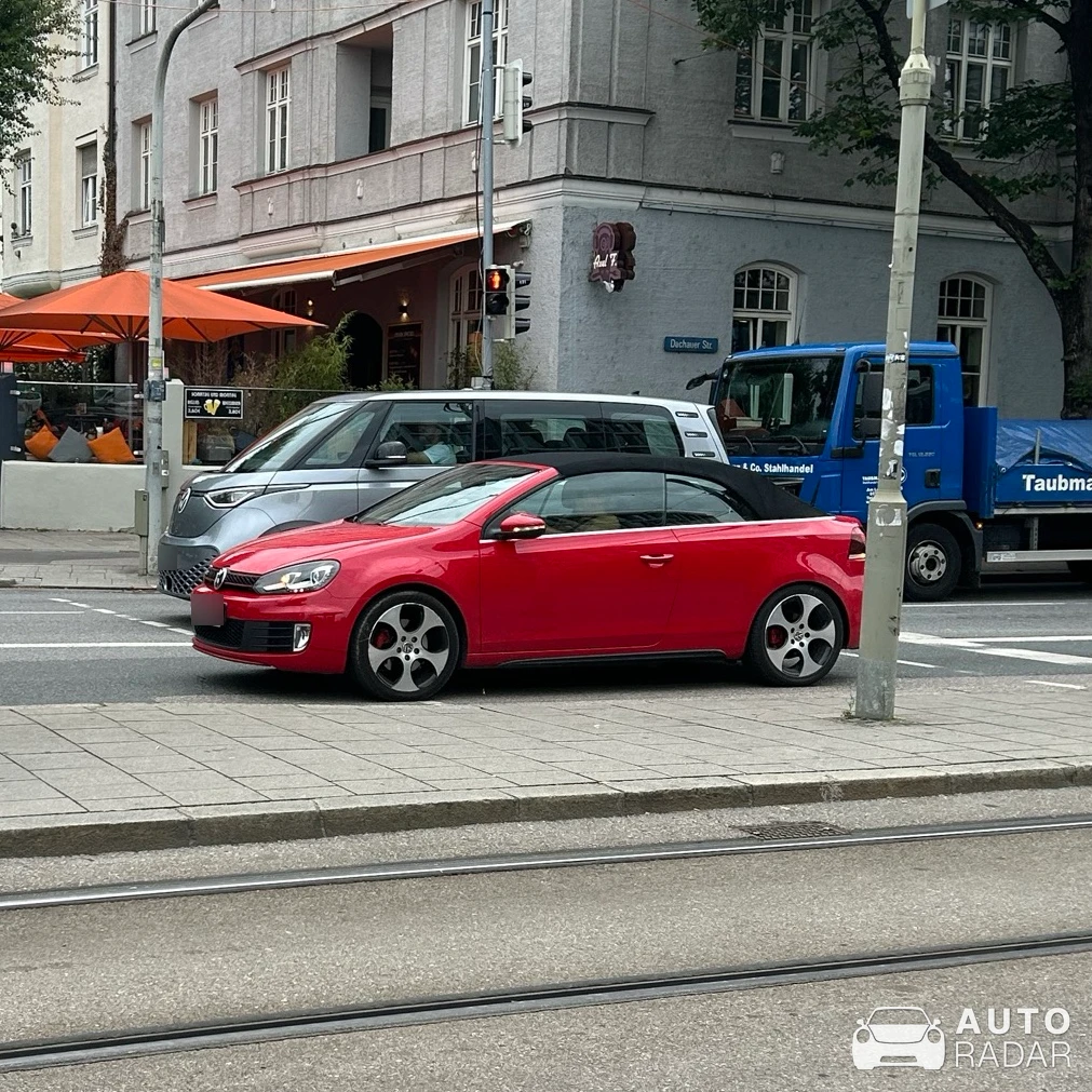 Volkswagen Golf R Cabriolet spotted in München