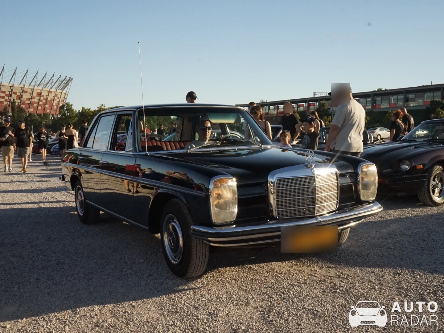 Mercedes-Benz W114 spotted in Varsova