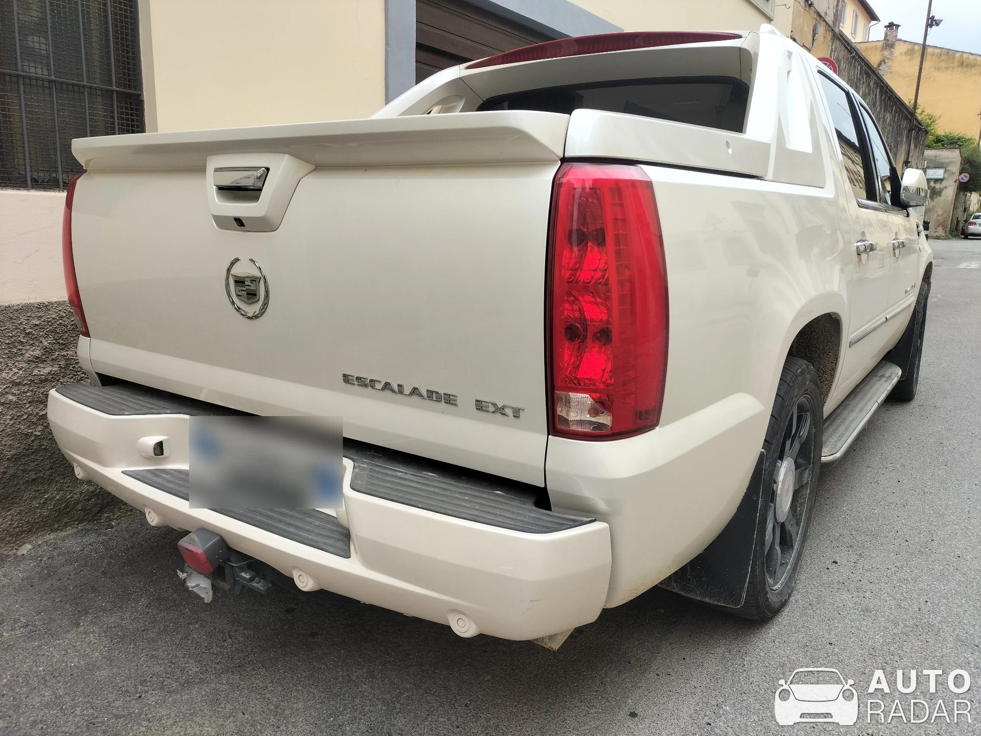 Cadillac Escalade EXT spotted in Arezzo